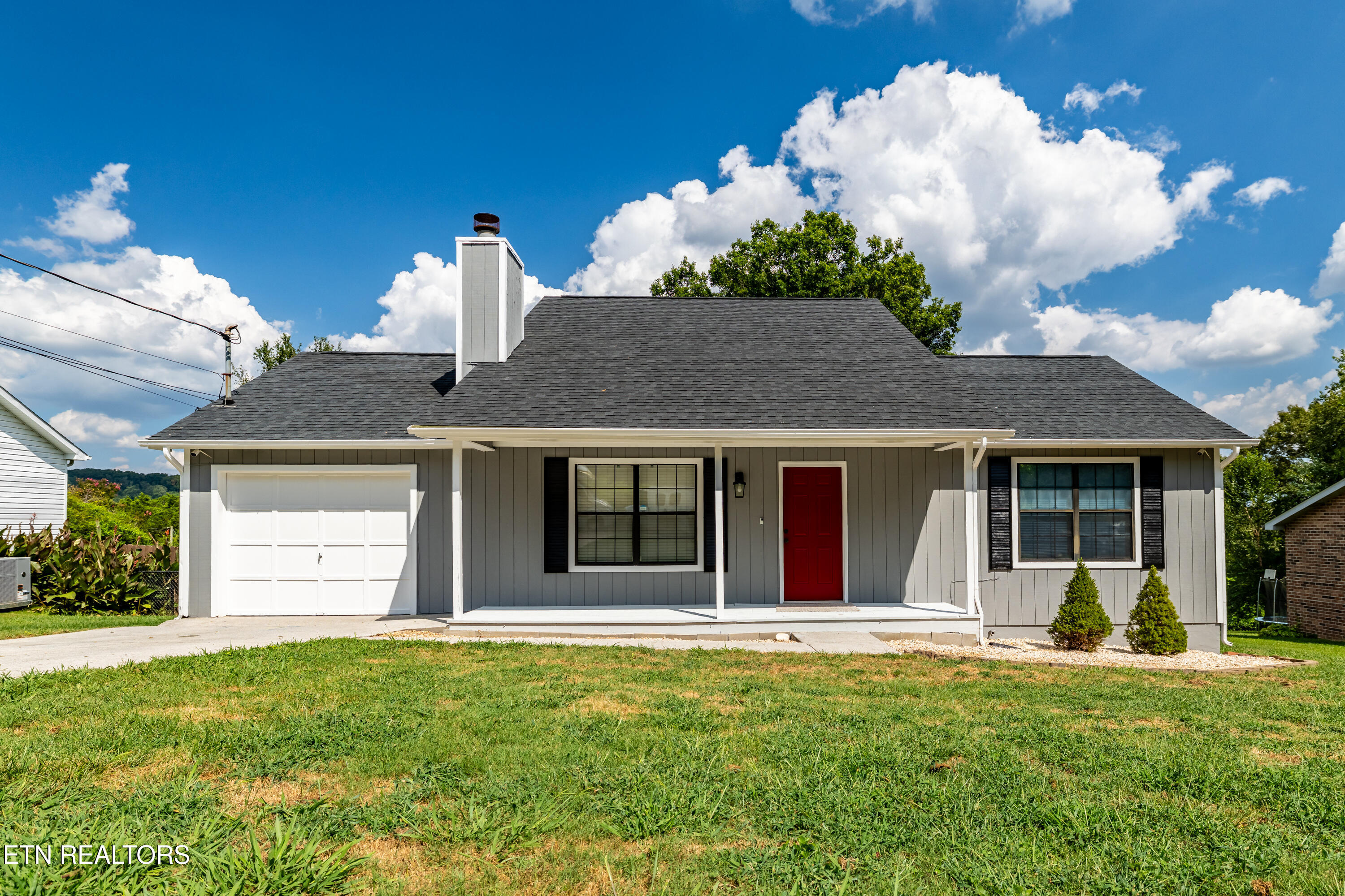 2423 Chimney Ridge Rd — photo