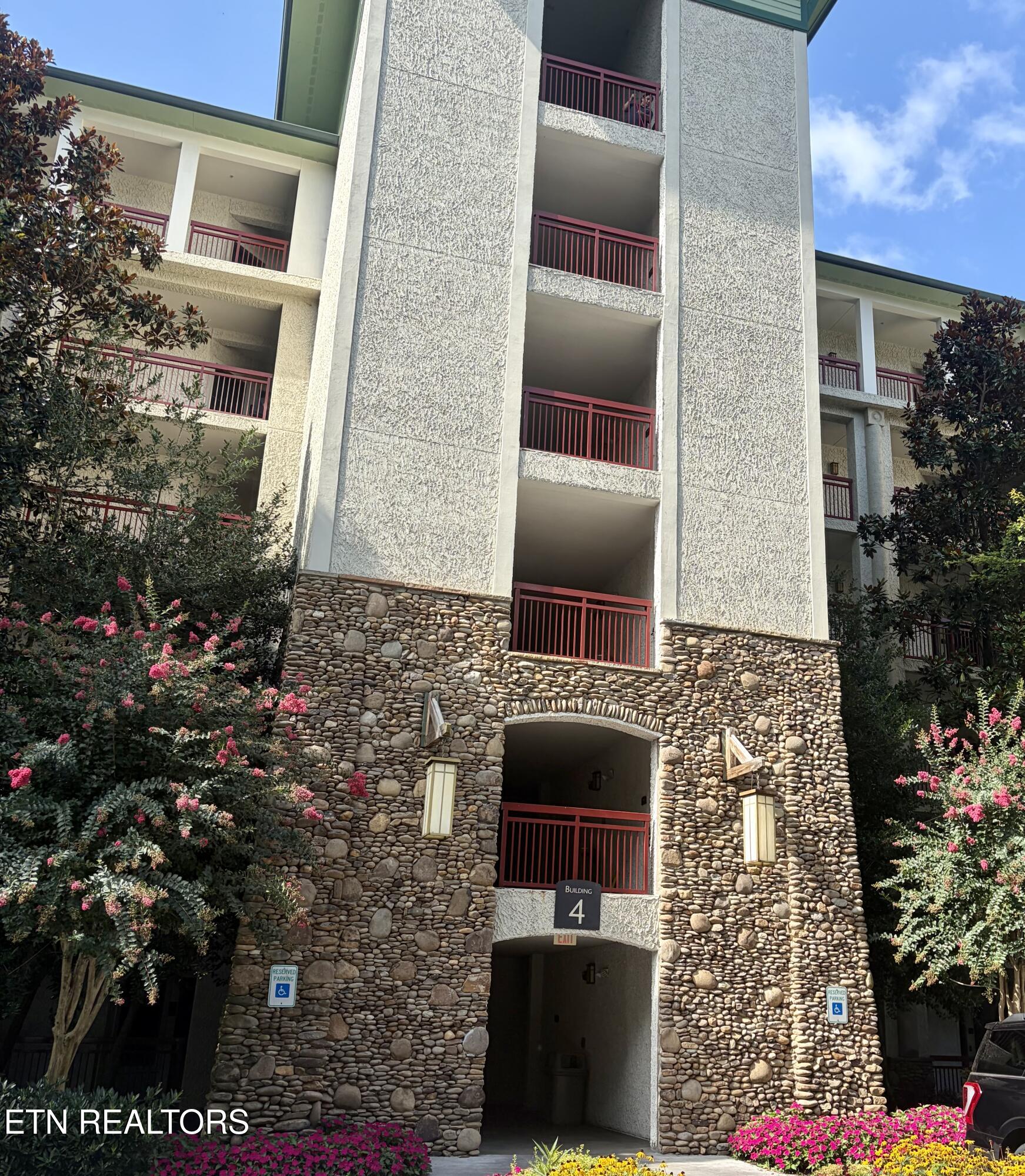 212 Dollywood Lane Unit 445 — photo