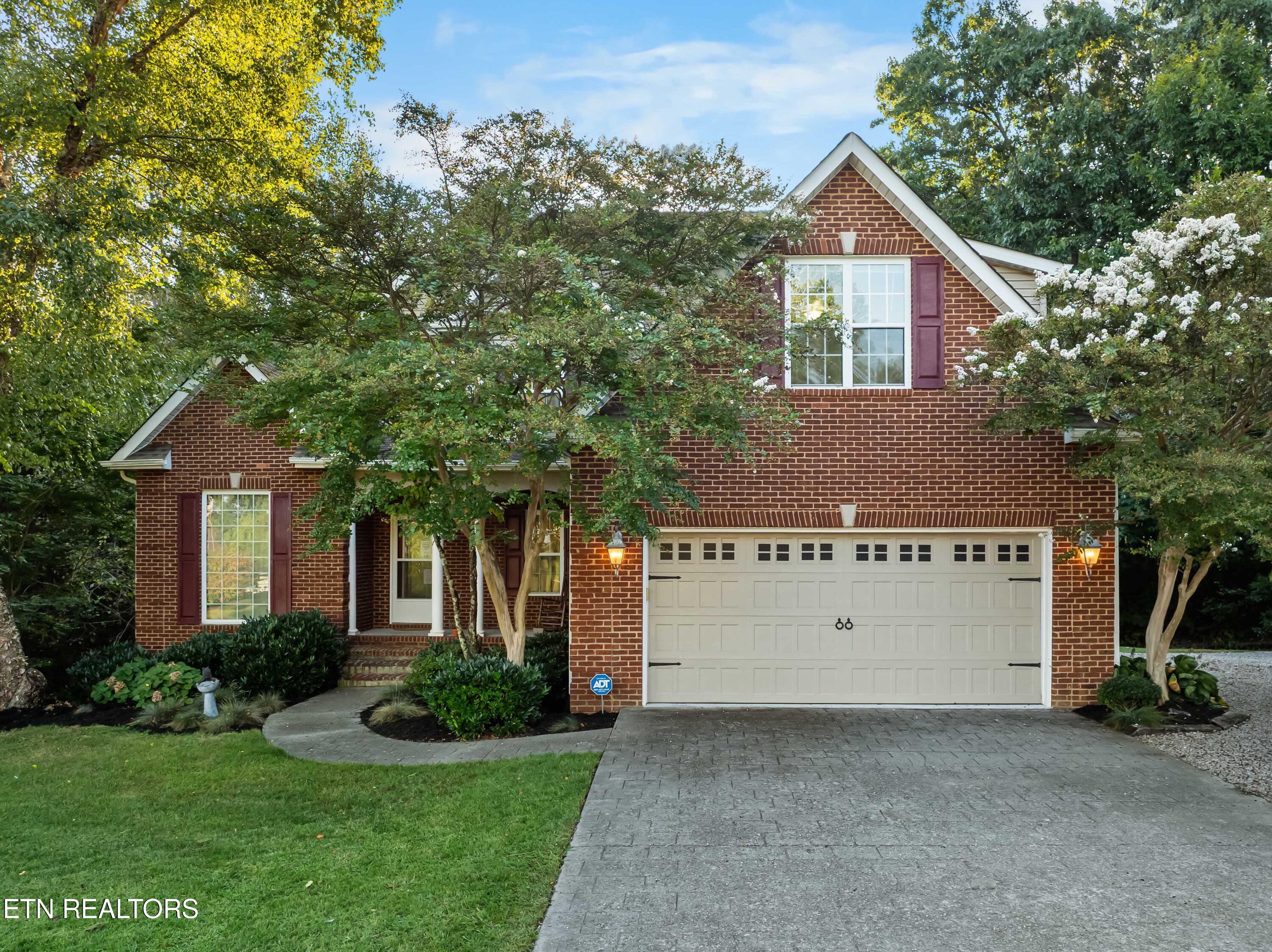 8127 Campbells Point Rd — photo