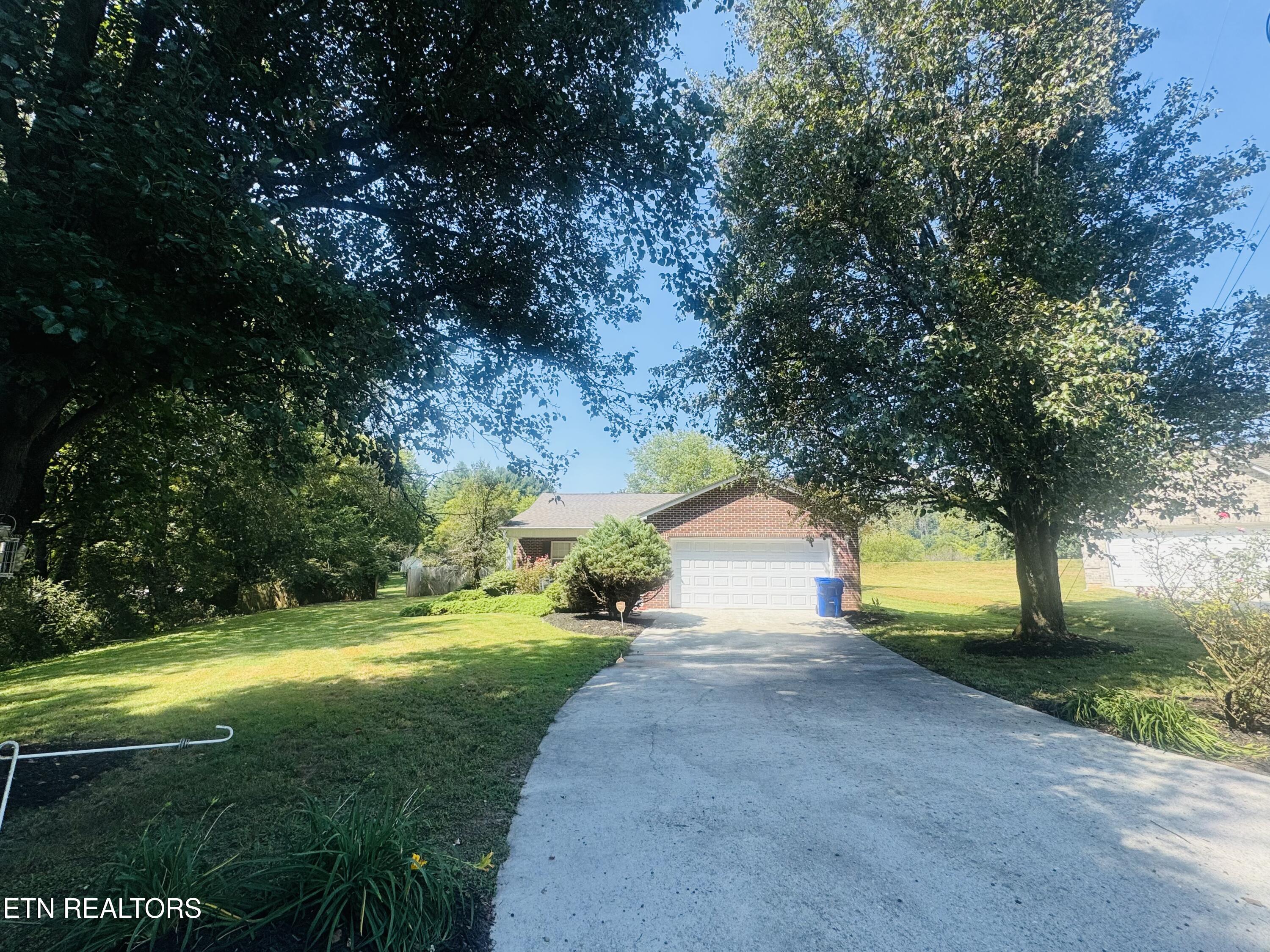 165 Elizabethton Way — photo