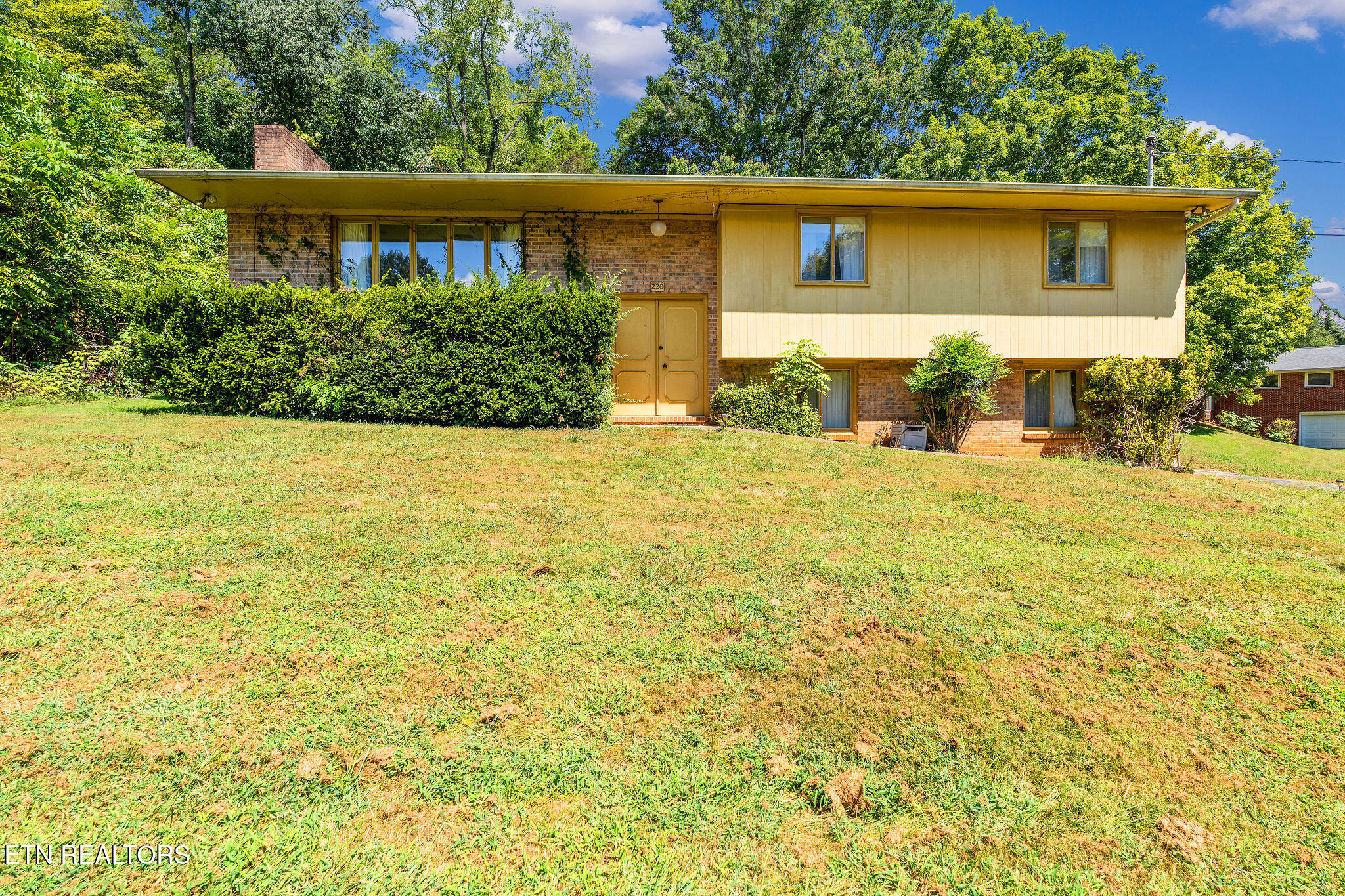 220 Brookfield Drive — photo