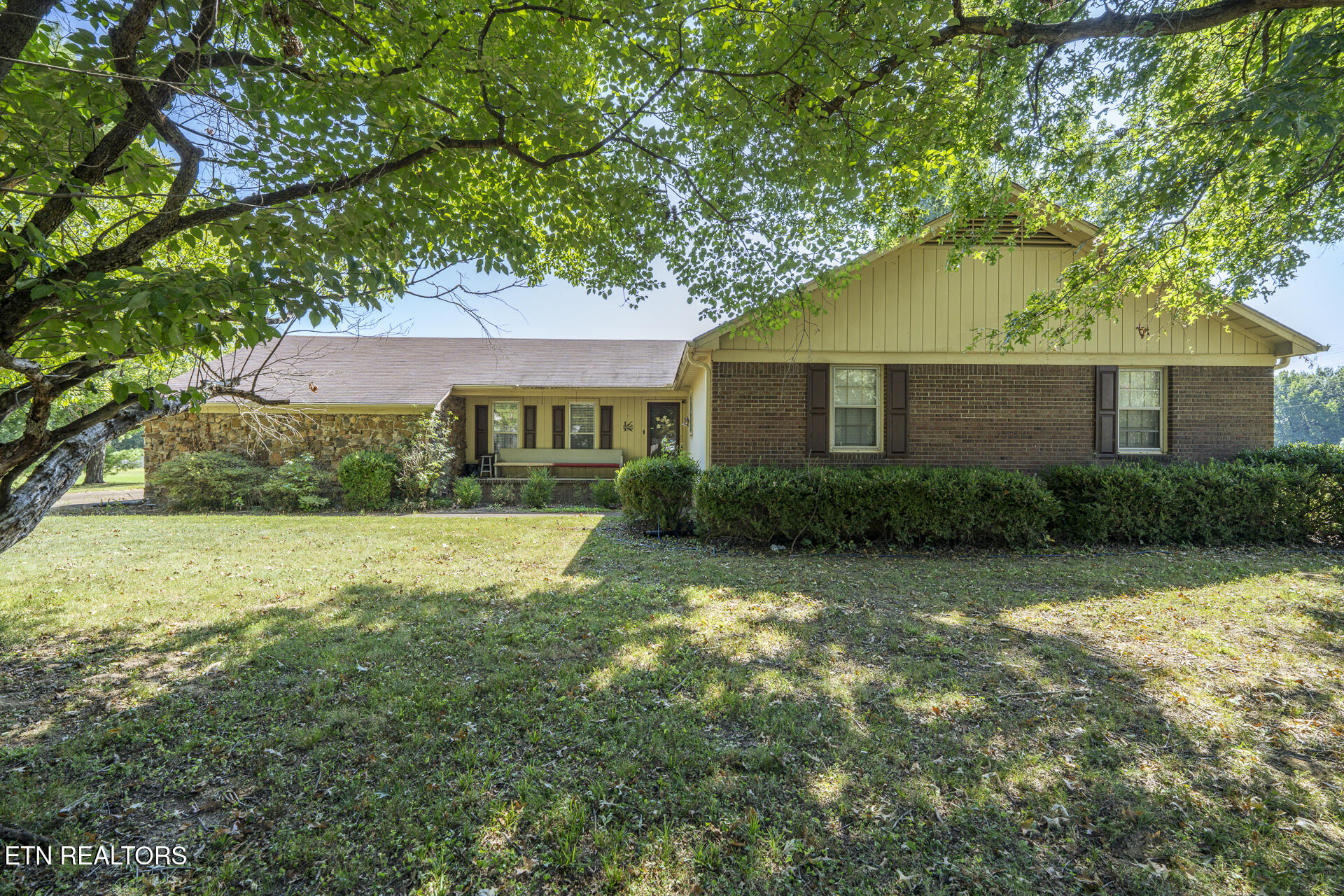 17 Westchester Court — photo