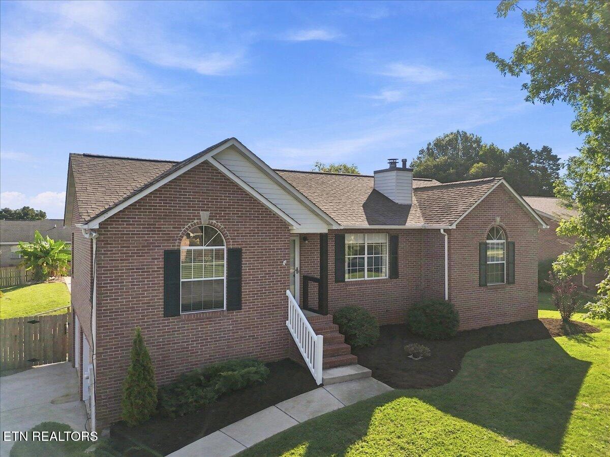 306 Woodsboro Lane — photo