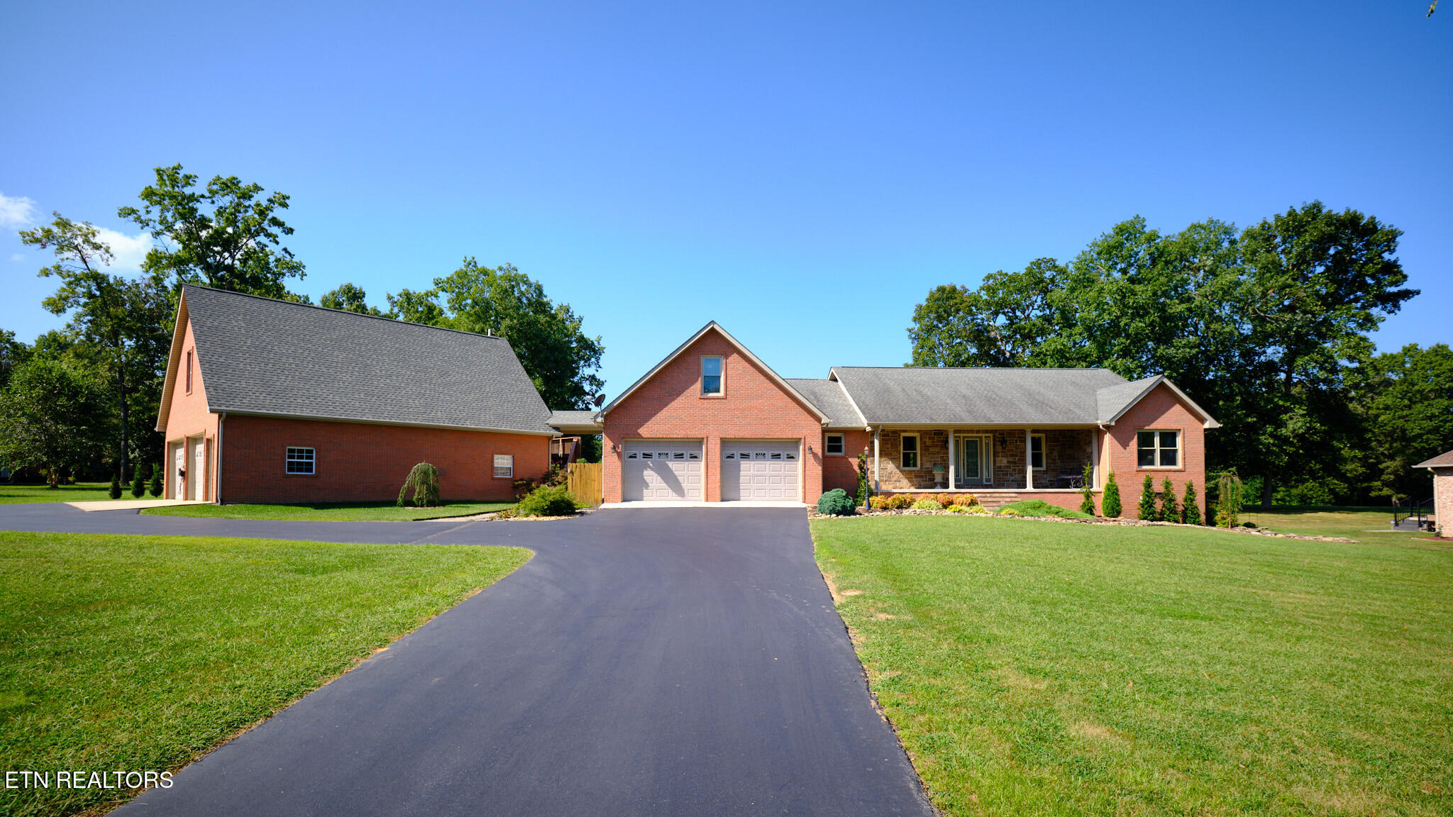 837 E Deer Creek Drive — photo
