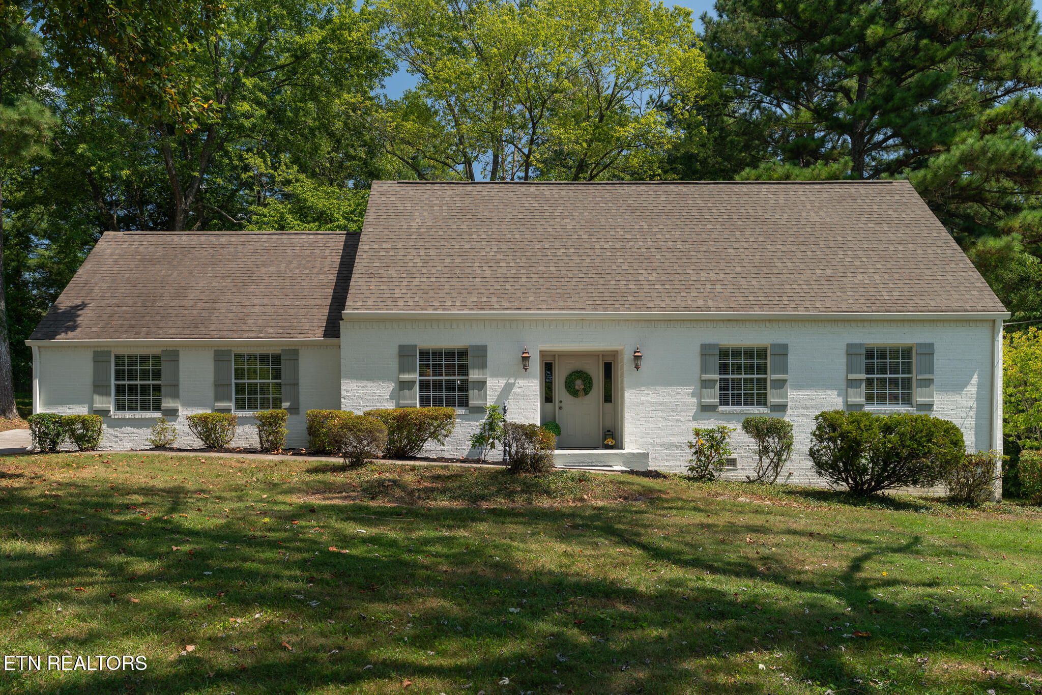 442 Russfield Drive — photo