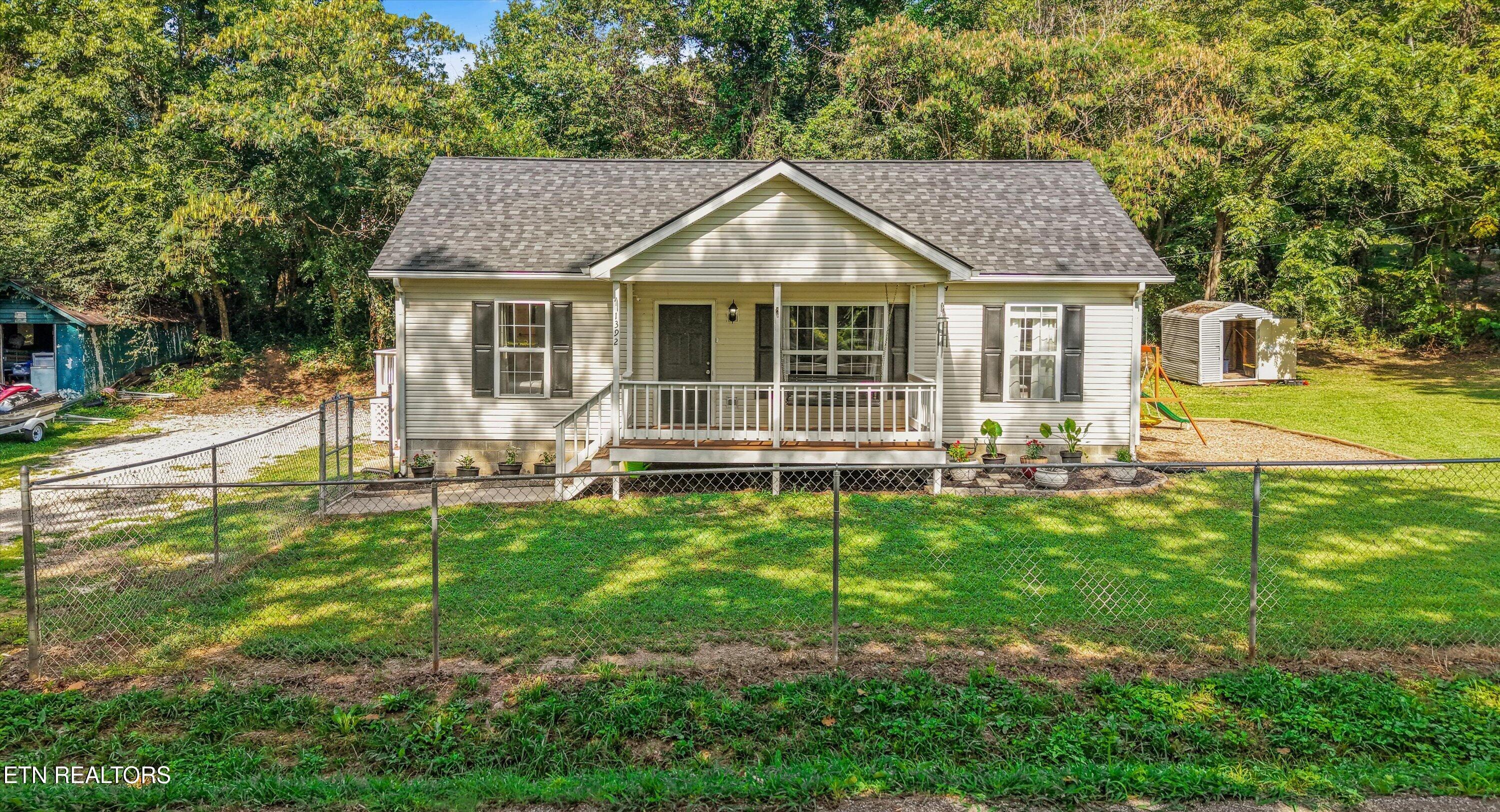 1392 James Ferry Rd — photo