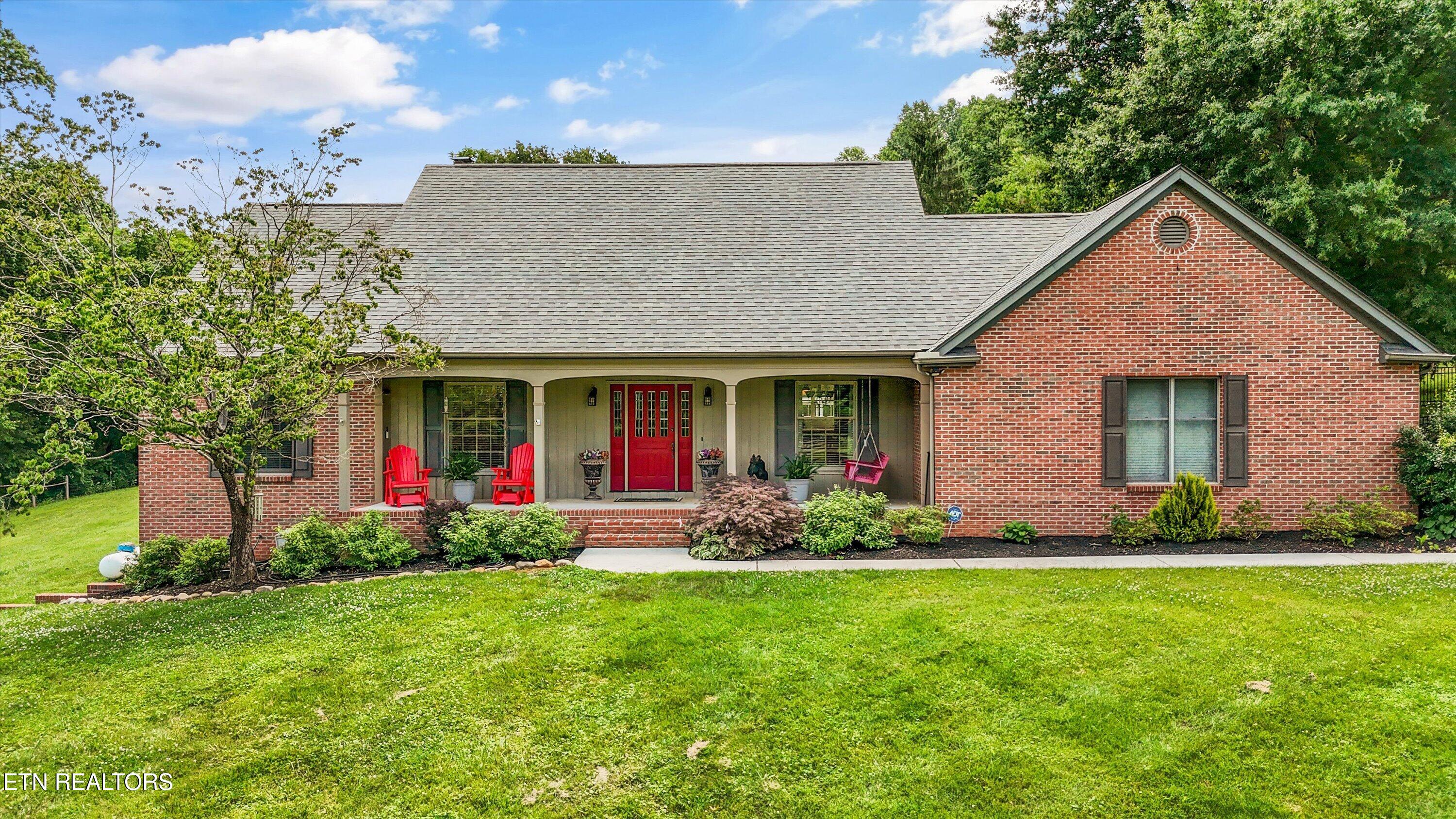 331 E Chestnut Hill Rd — photo