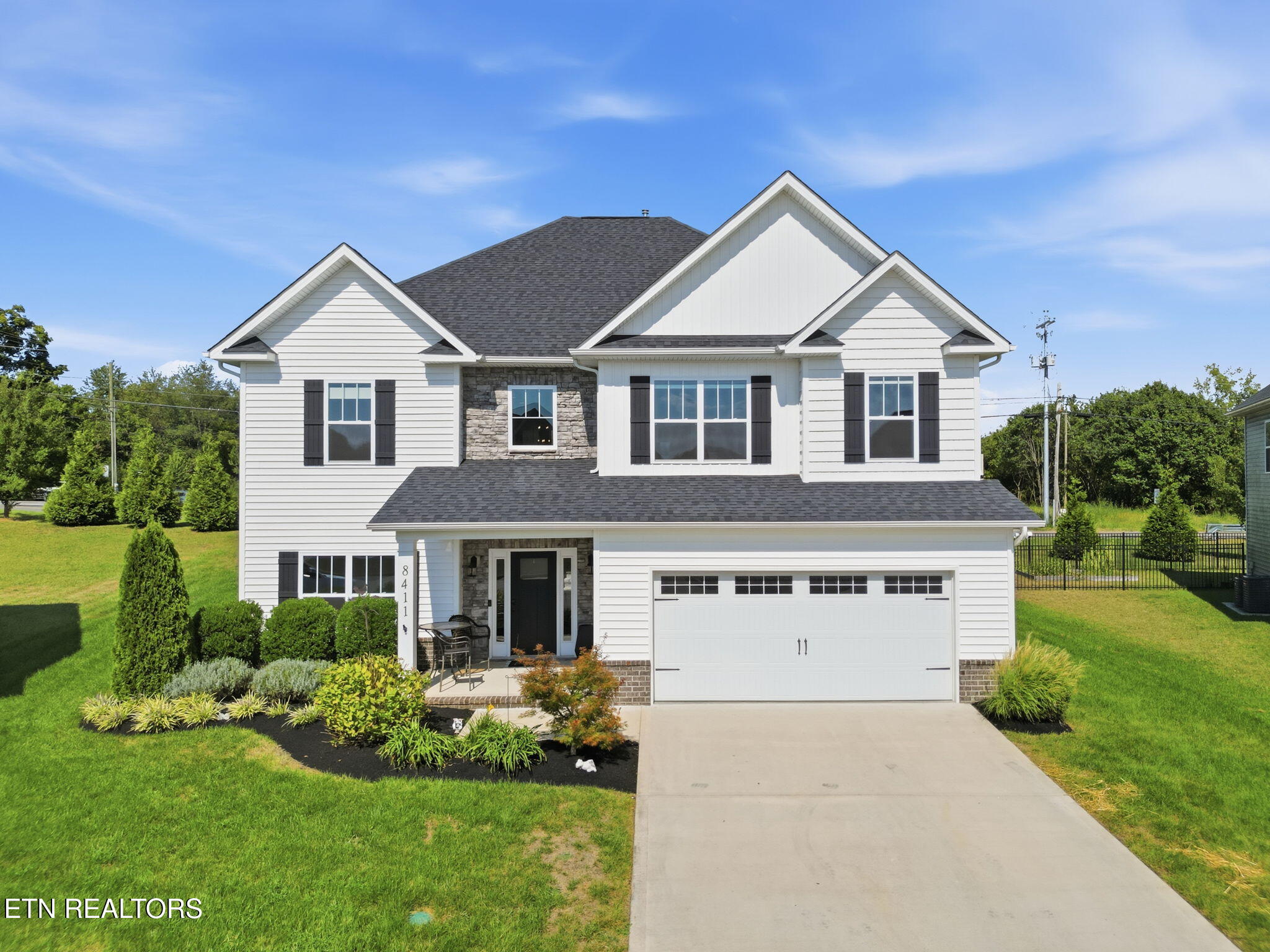 8411 Creek Valley Lane — photo