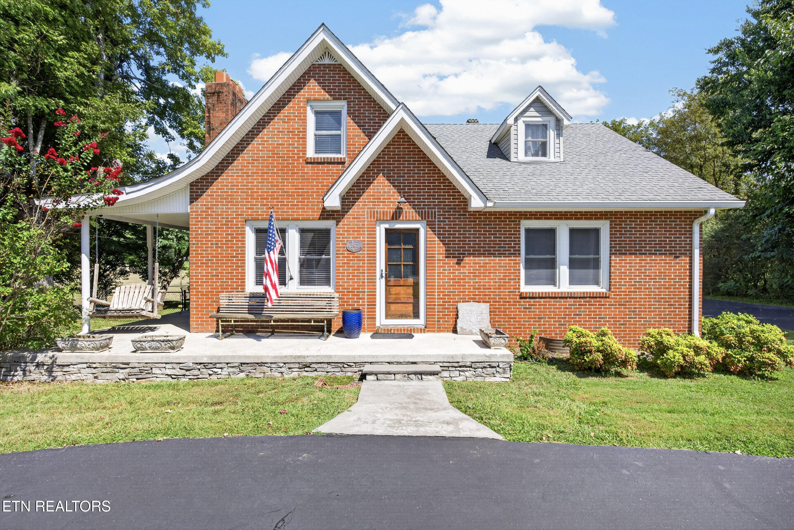 2472 Hilham Hwy — photo