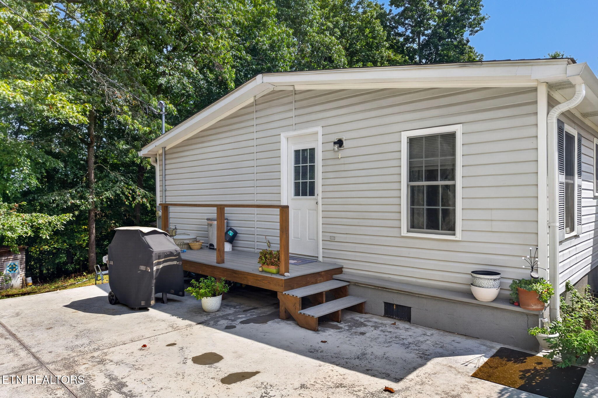 1100 Reeder Rd, Byrdstown, TN 38549 — photo 3