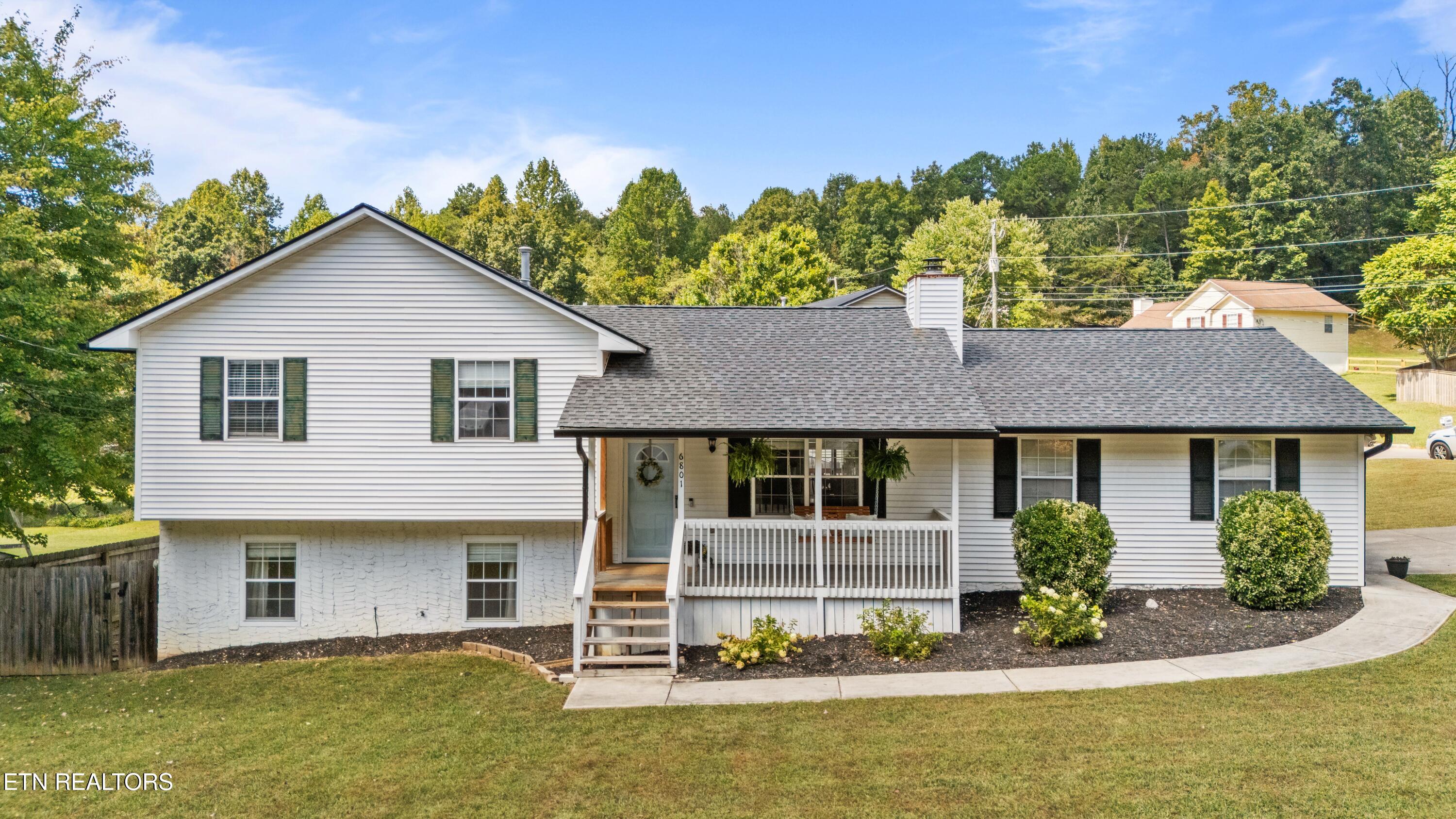 6801 Silent Brook Lane — photo