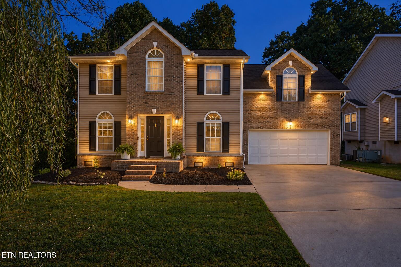 5838 Wall Flower Lane — photo