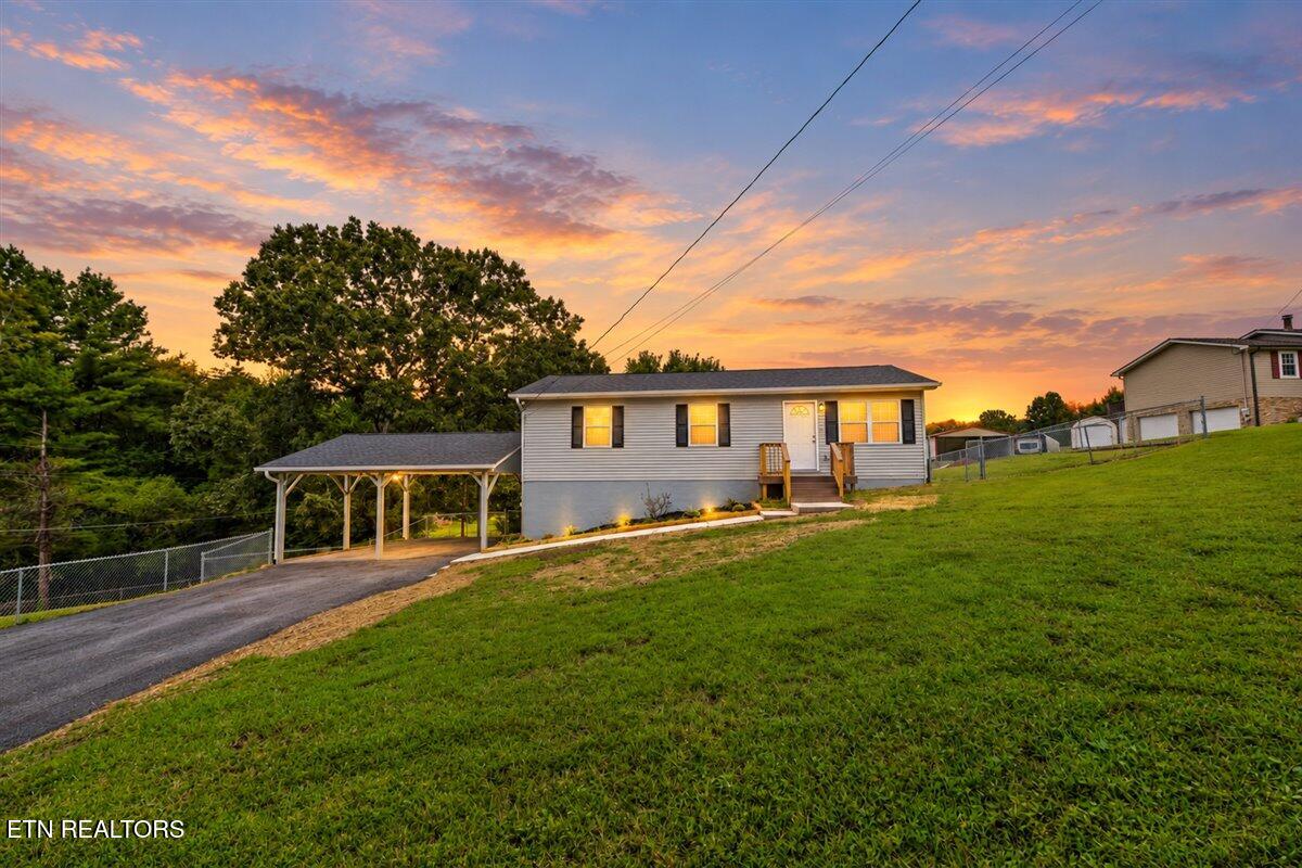 403 Foley Hill Rd, Clinton, TN 37716 — photo 2