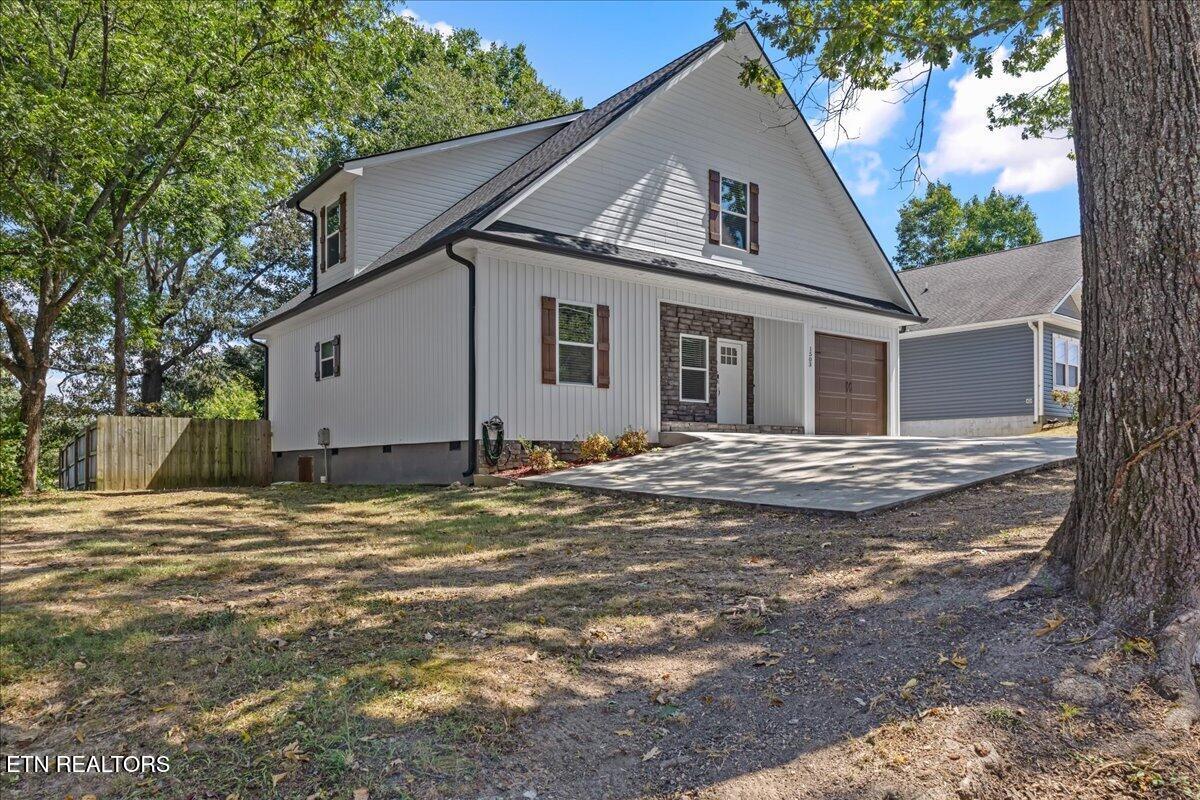 1503 Richardson St — photo