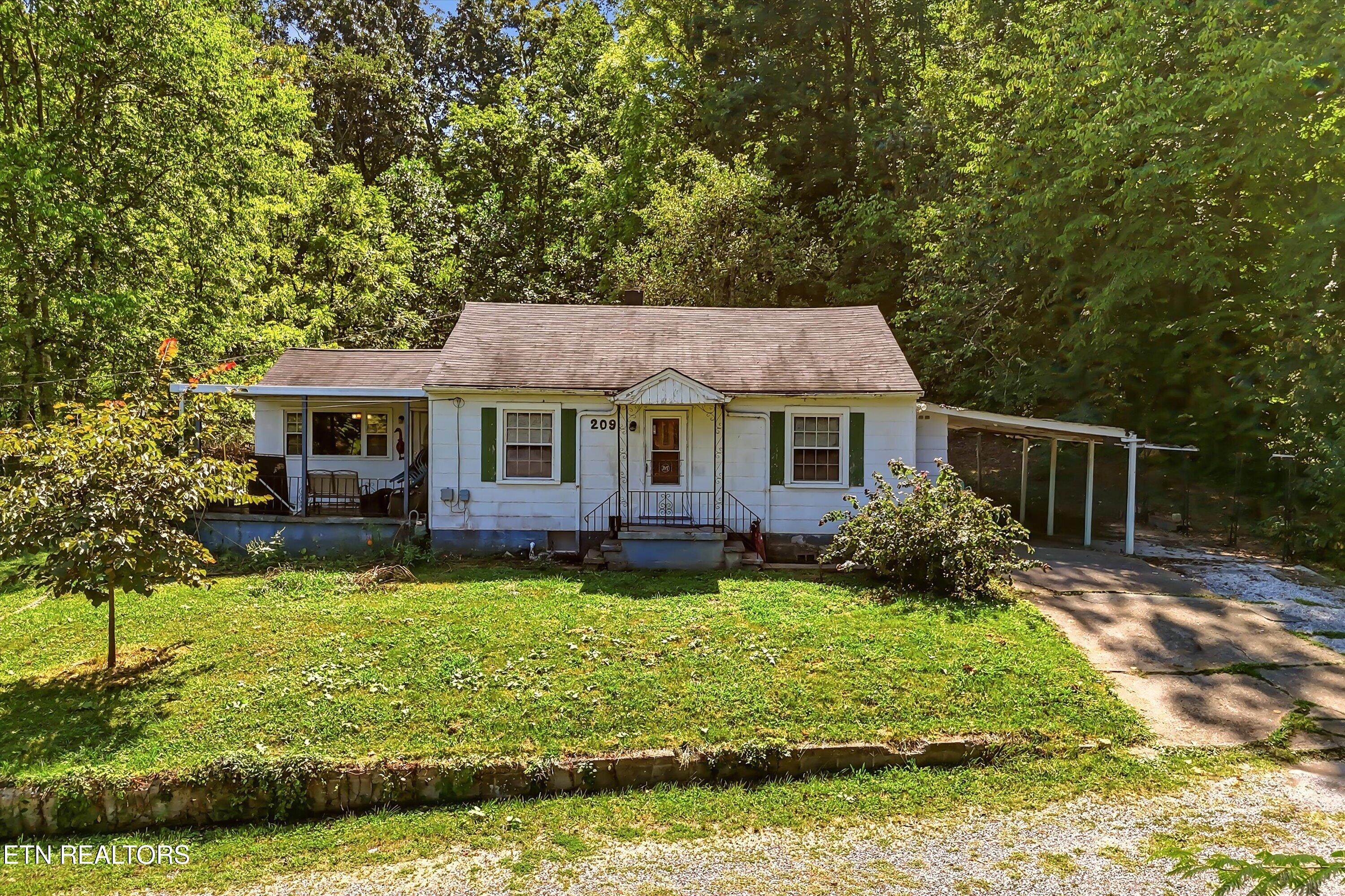 209 Shipe Rd, Powell, TN 37849 — photo 2
