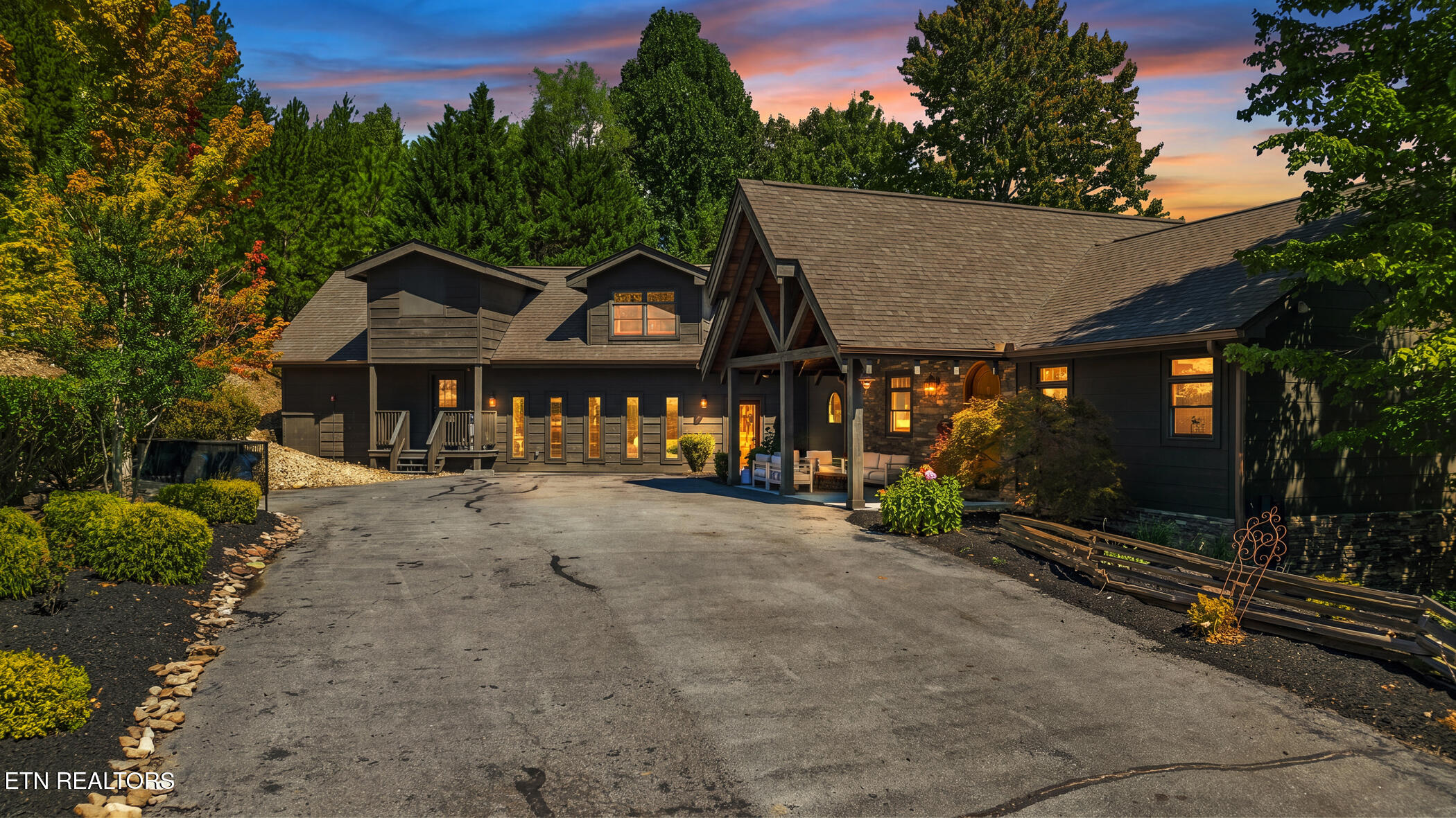 2837 Cedar Falls Way — photo