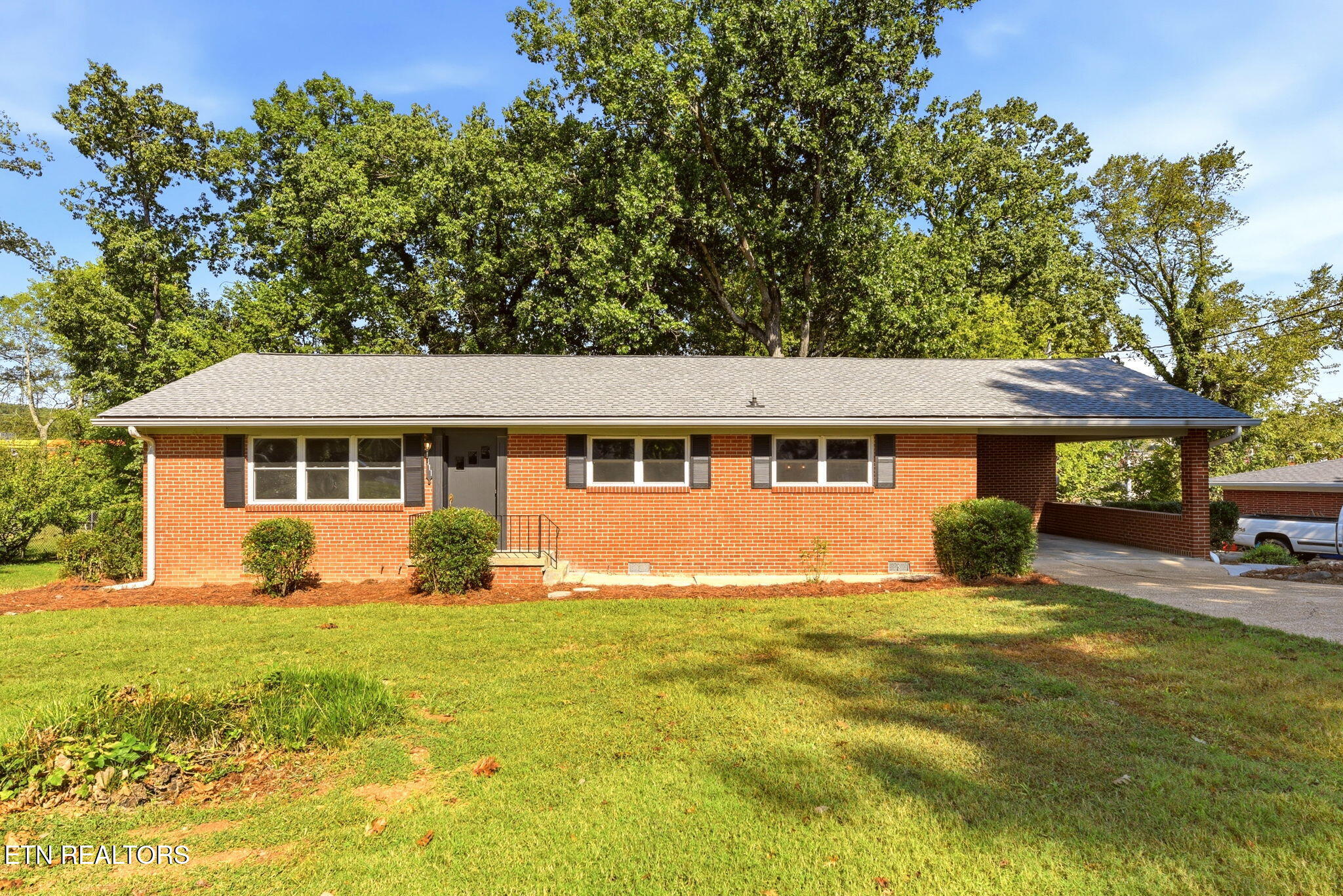 411 Woodland Drive — photo