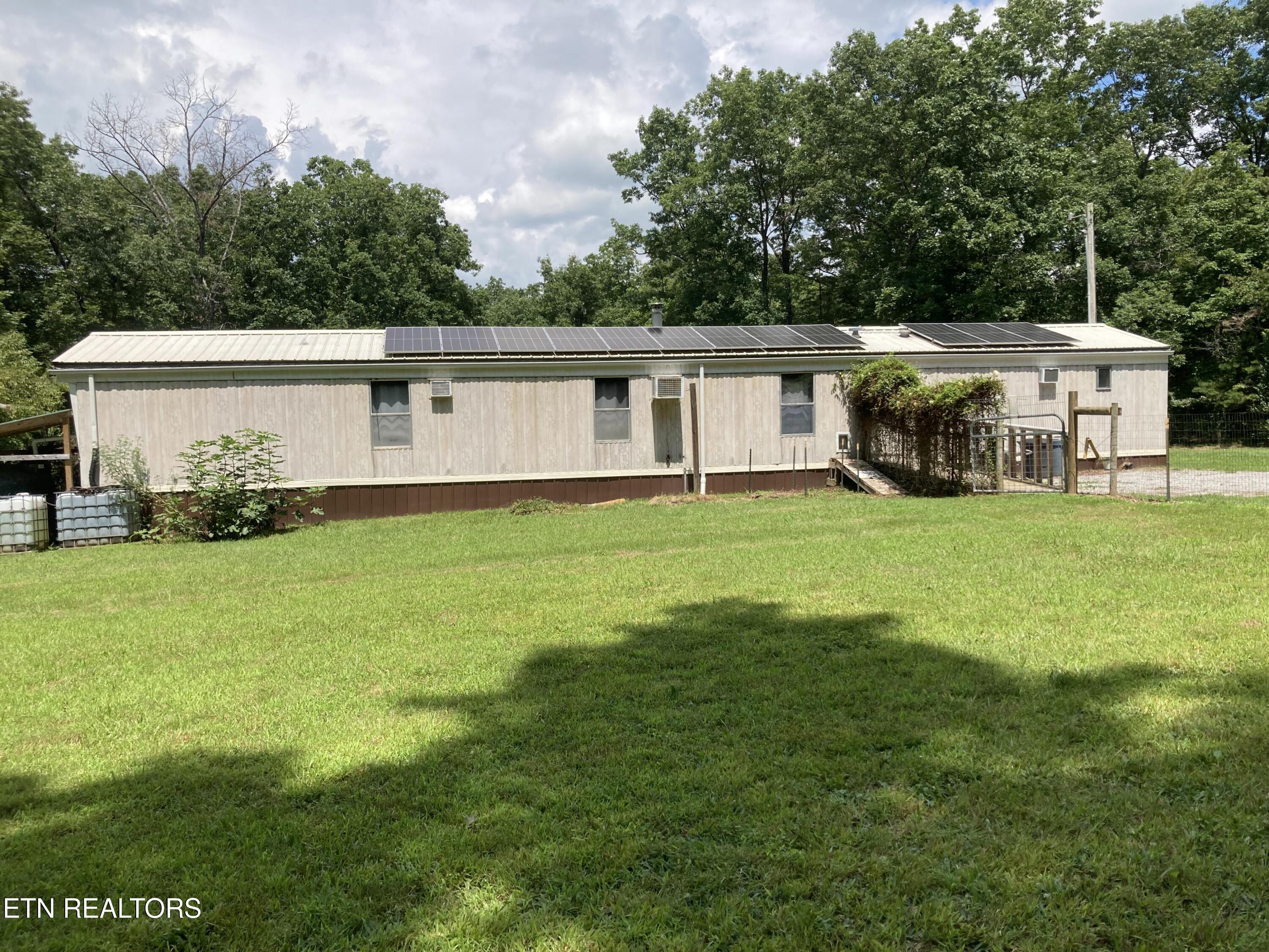 243 Rankin Rd, Deer Lodge, TN 37726 — photo 2