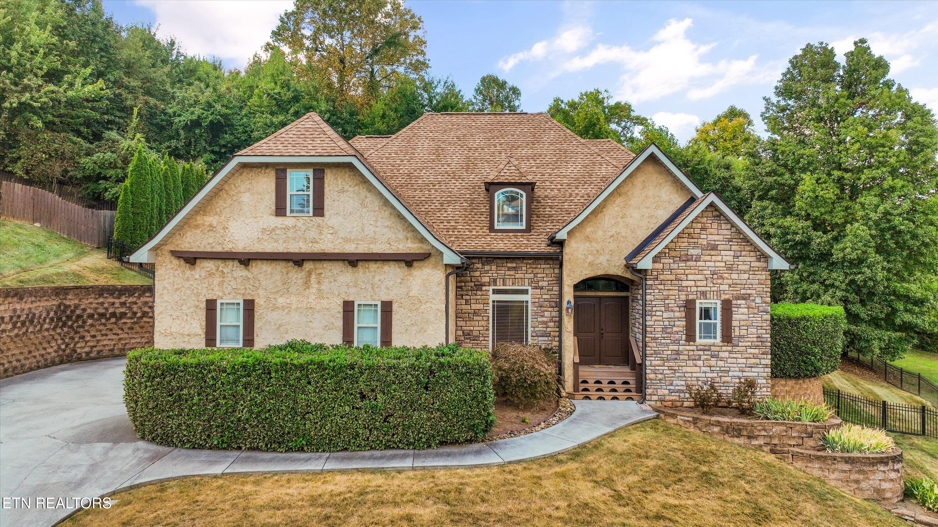 8121 Laurel Falls Lane — photo