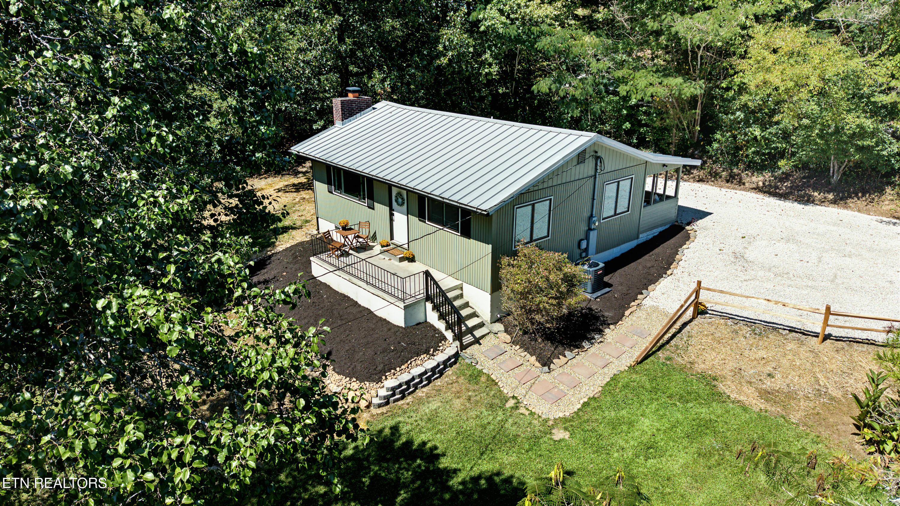 228 Laurel Valley Rd — photo
