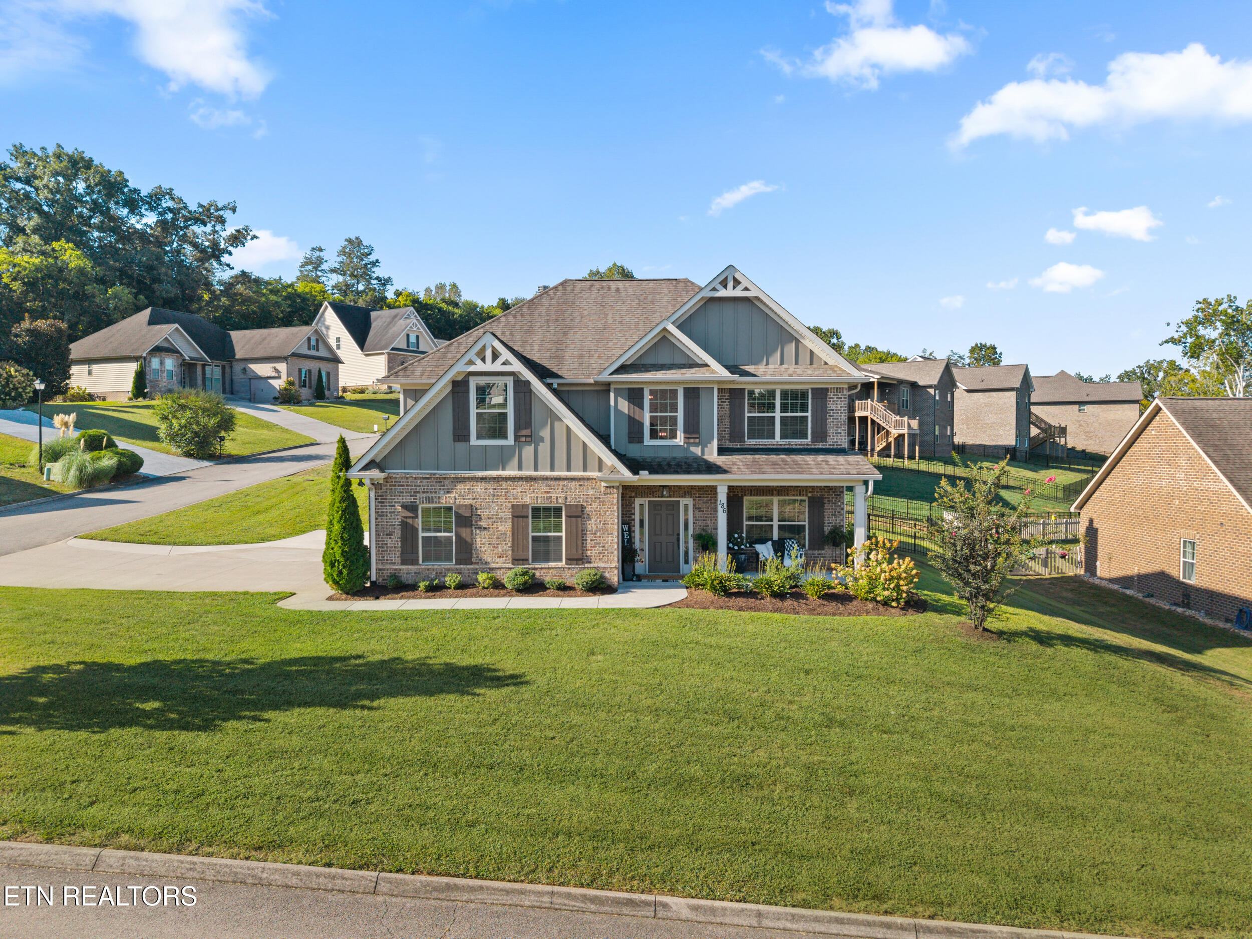 186 Dynasty Drive — photo