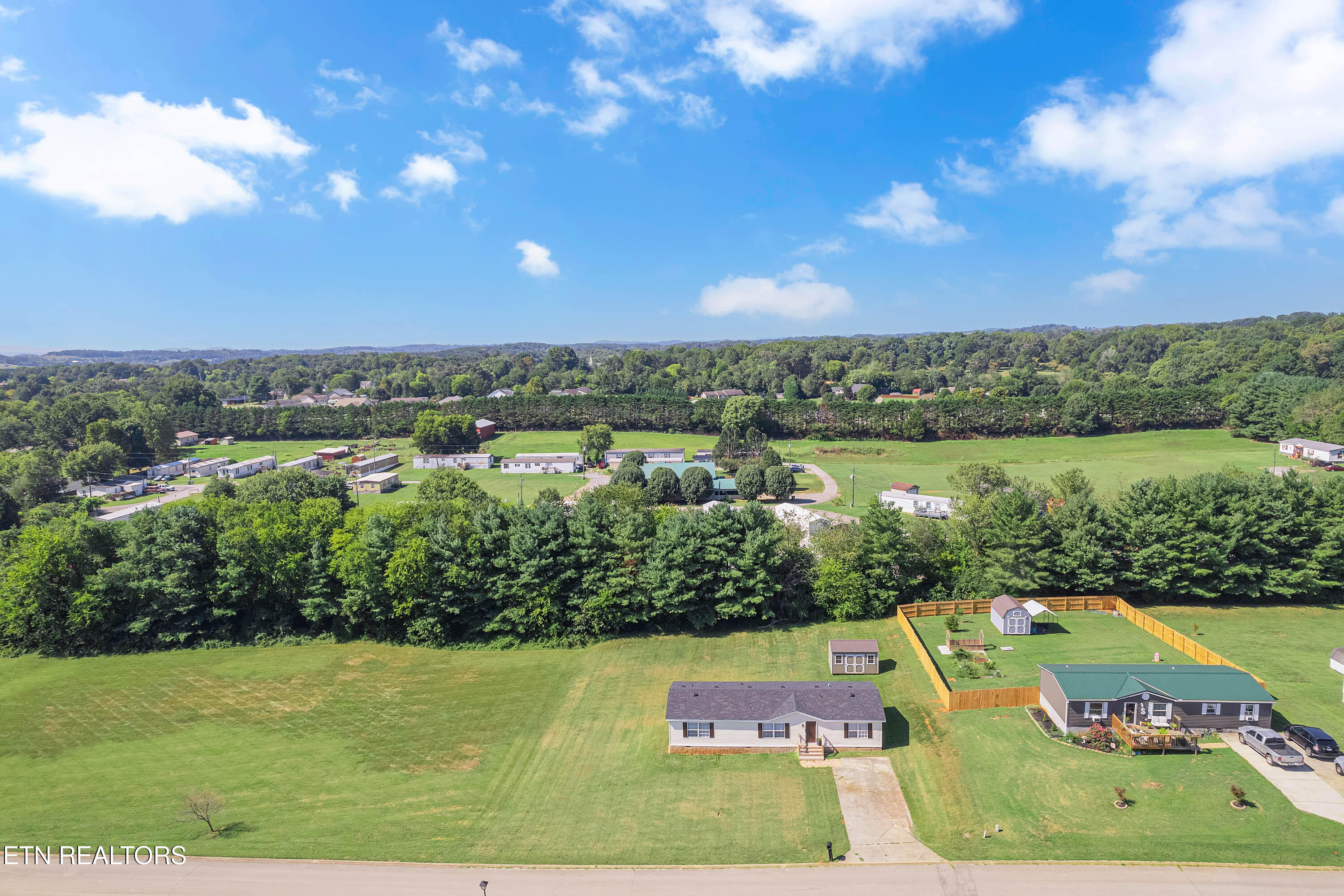 933 Ridgeview Rd, Maryville, TN 37801 — photo 2