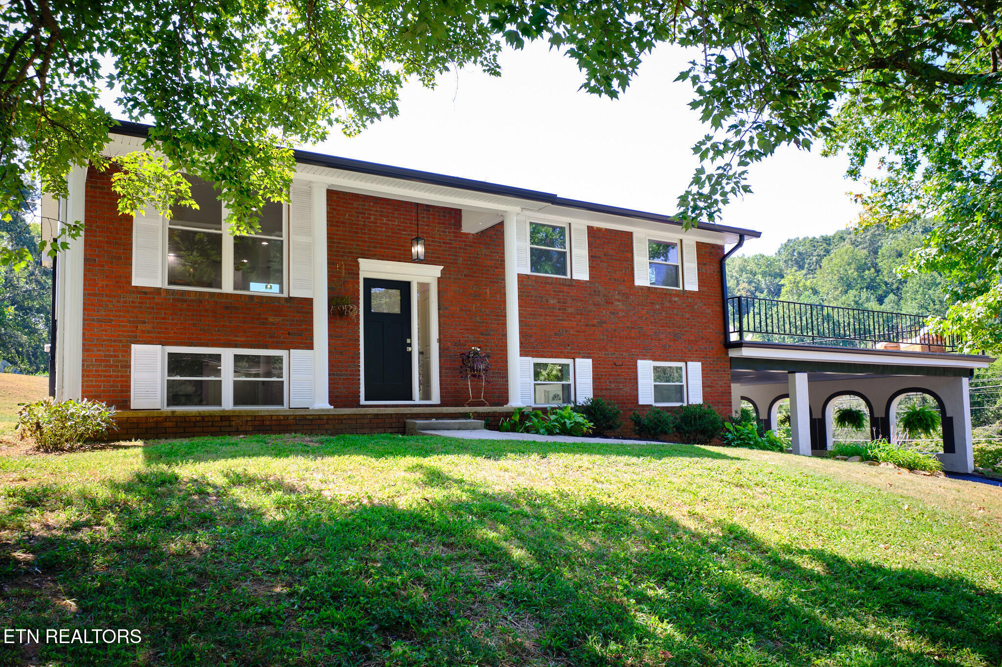 8216 Pickens Gap Rd — photo