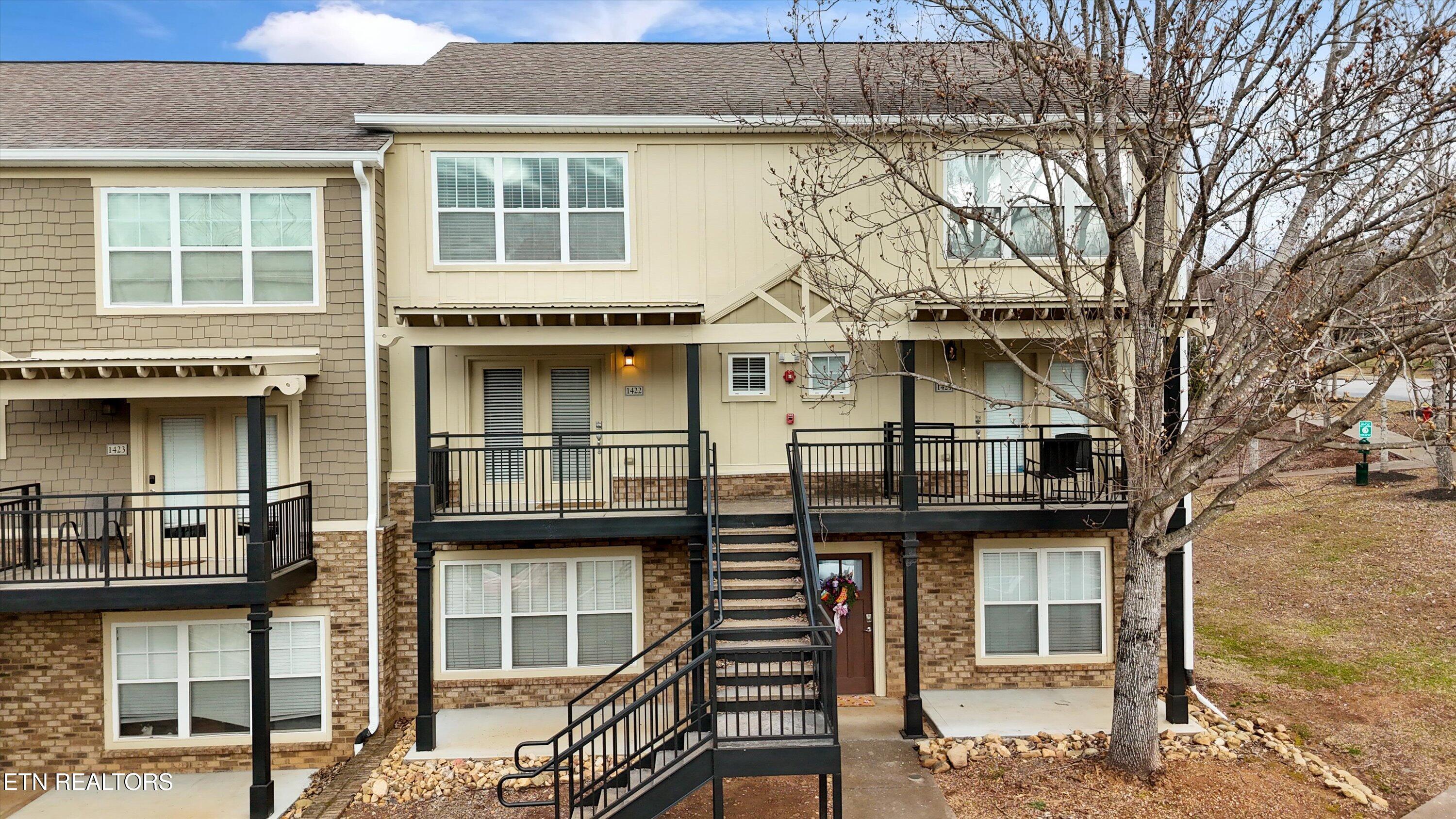 1121 Tree Top Way 1422 — photo