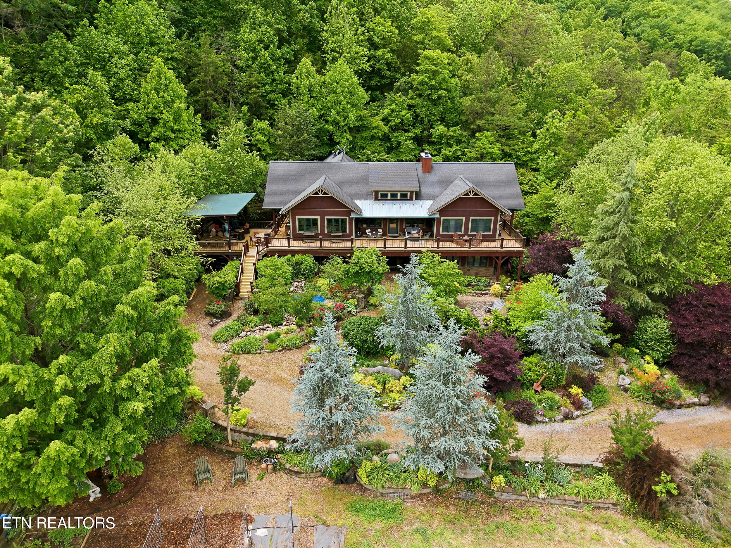 1309 &1319 Licklog Hollow Rd — photo