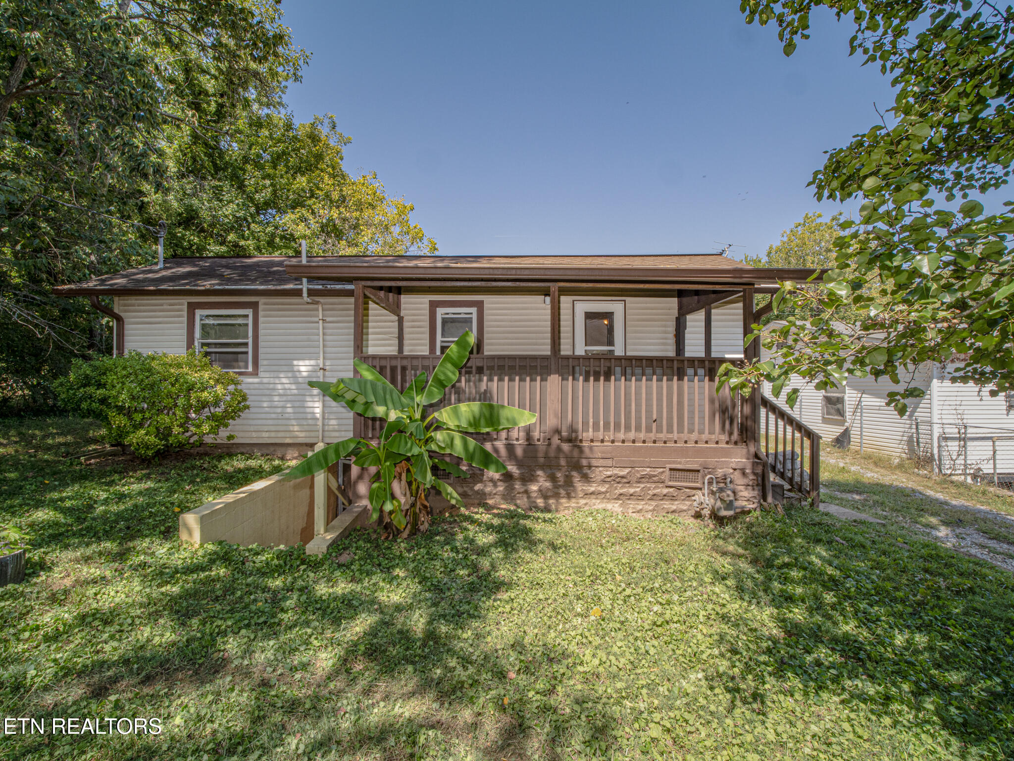 1603 Willoughby Rd — photo