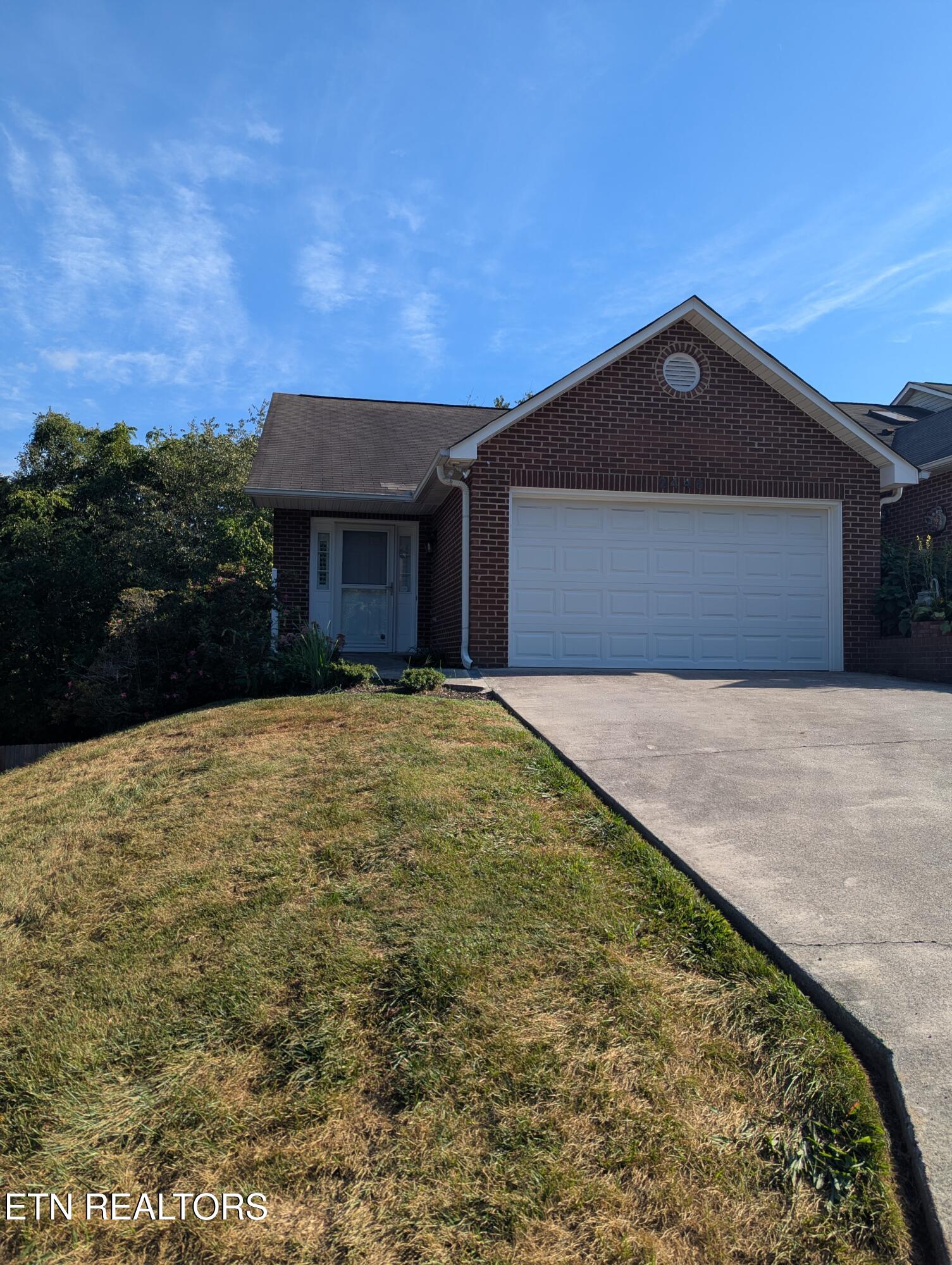 2446 Glen Meadow Rd — photo