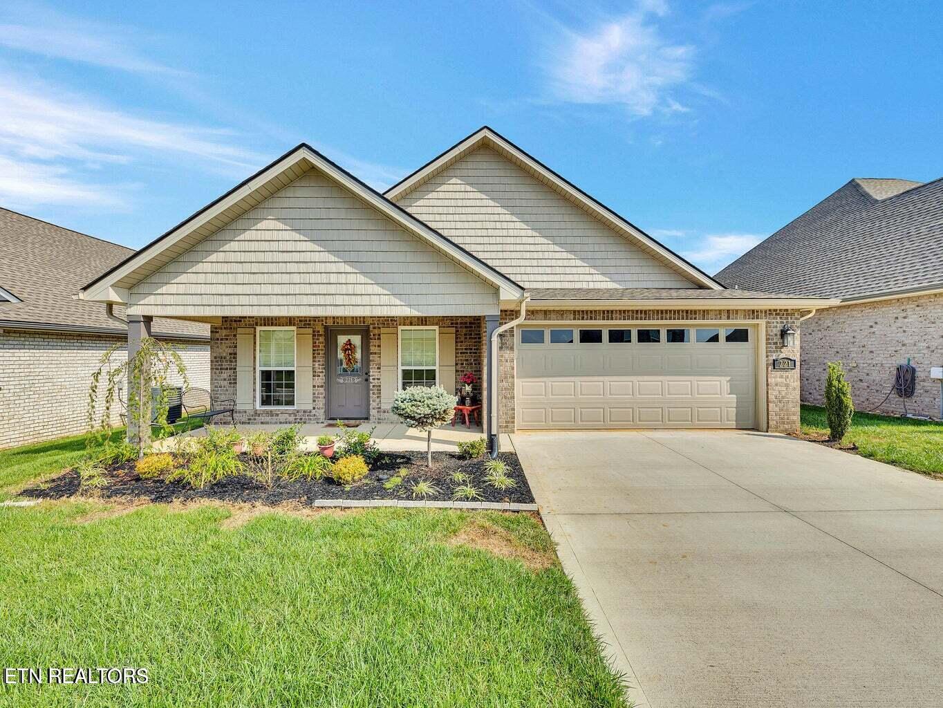 221 Sand Hills Drive — photo