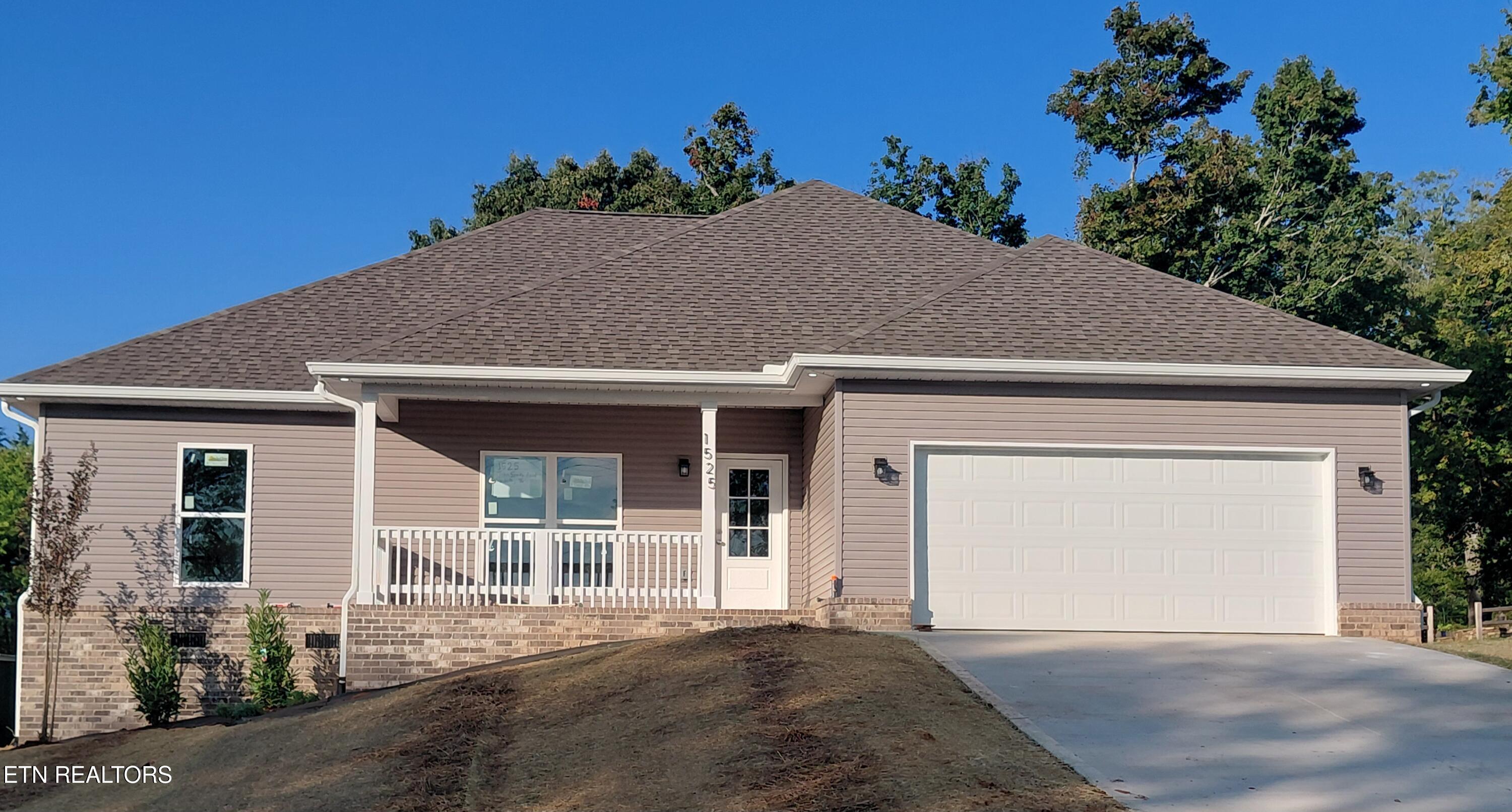 1525 John Sparks Drive — photo