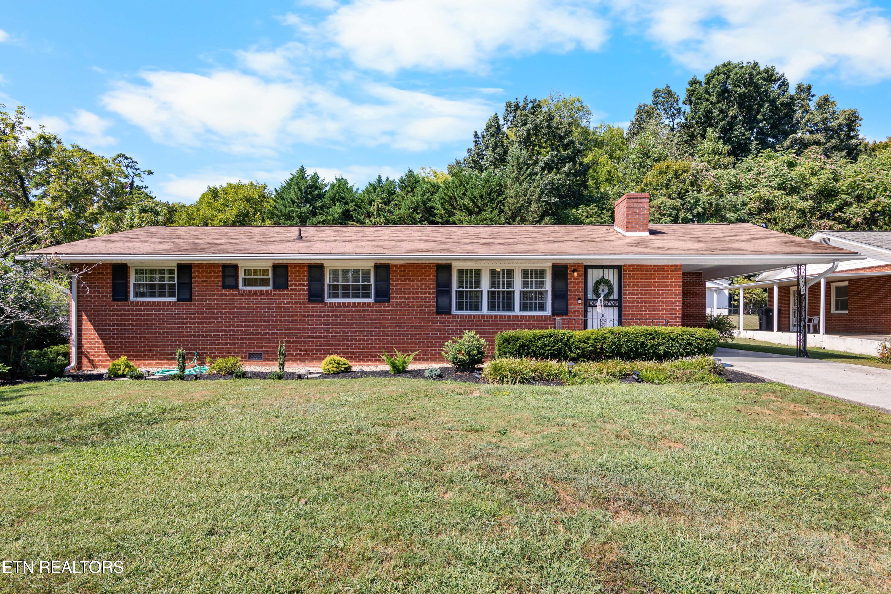 3105 Hazelwood Rd — photo