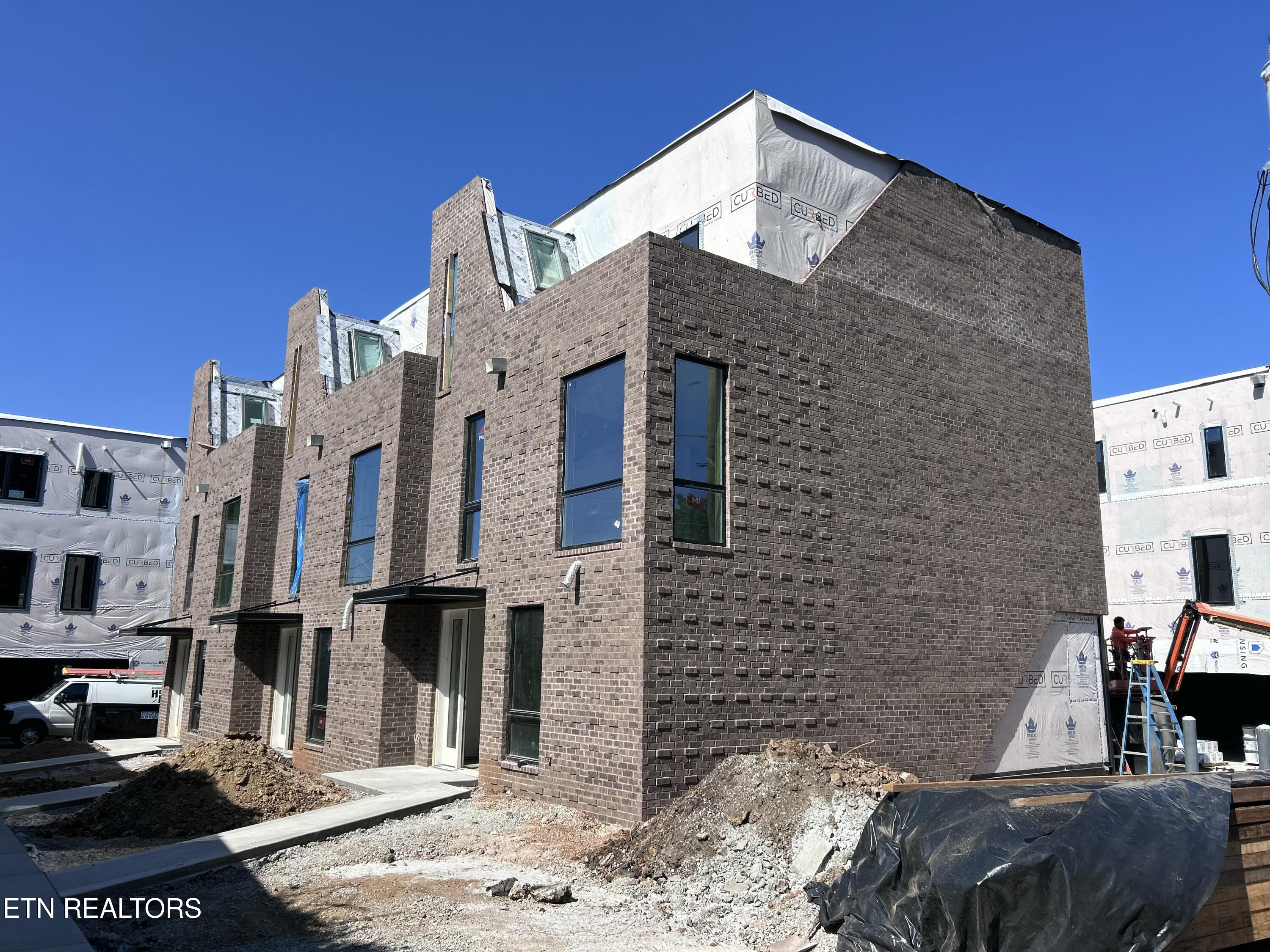 1126 N Central St — photo