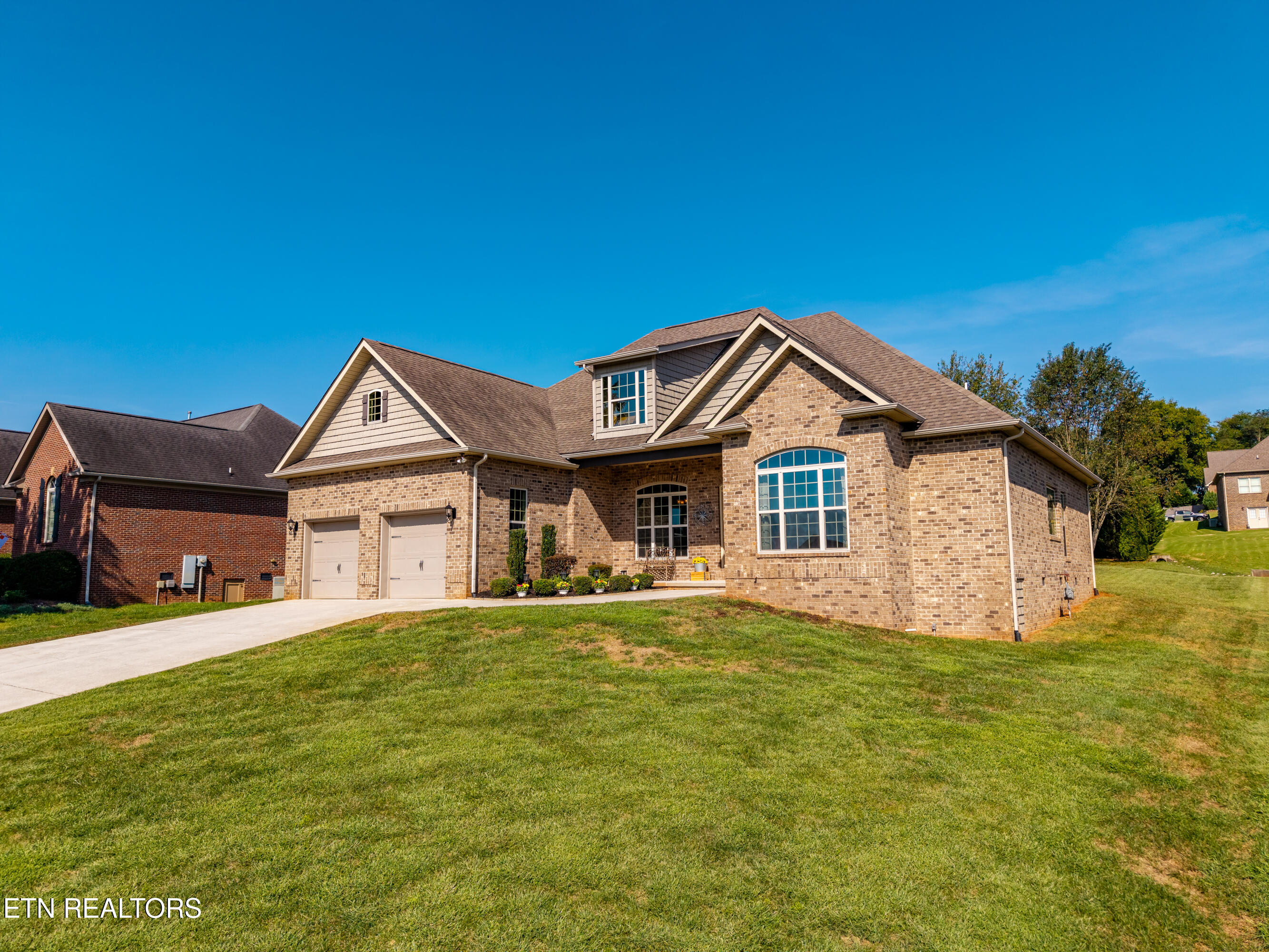 300 Kennesaw Lane — photo