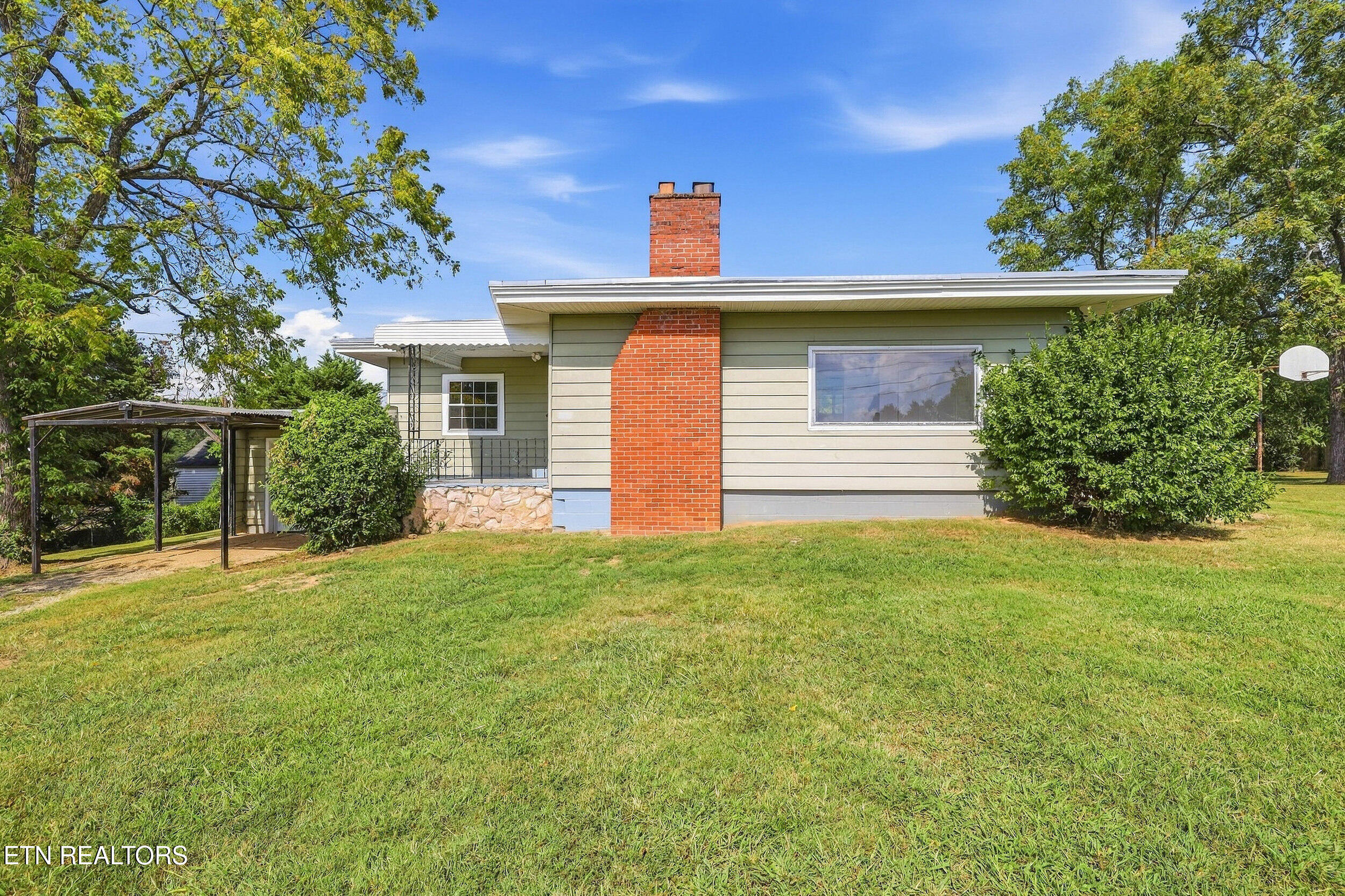 516 Dunn Ave — photo