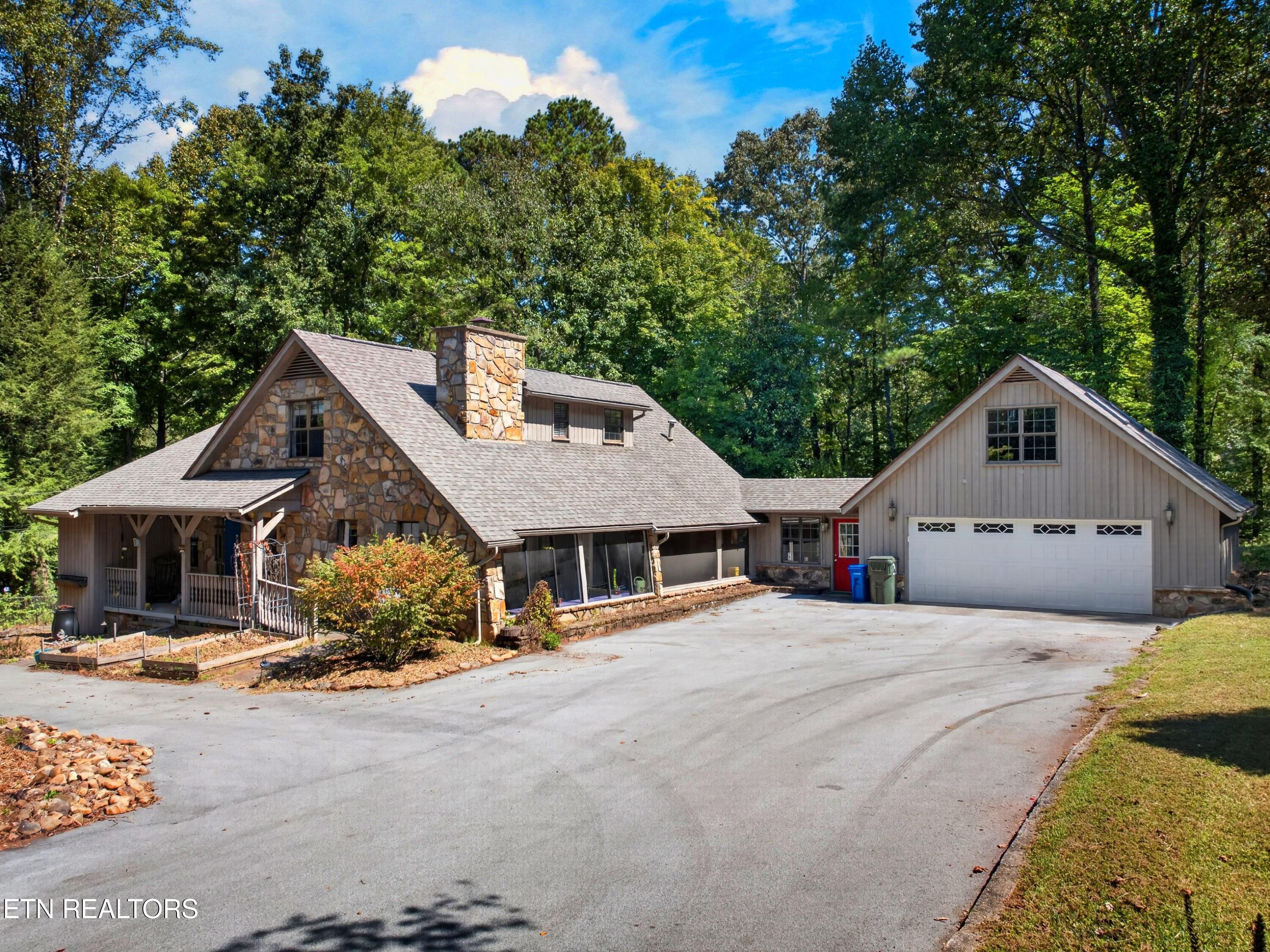 4434 Oakhurst Drive — photo