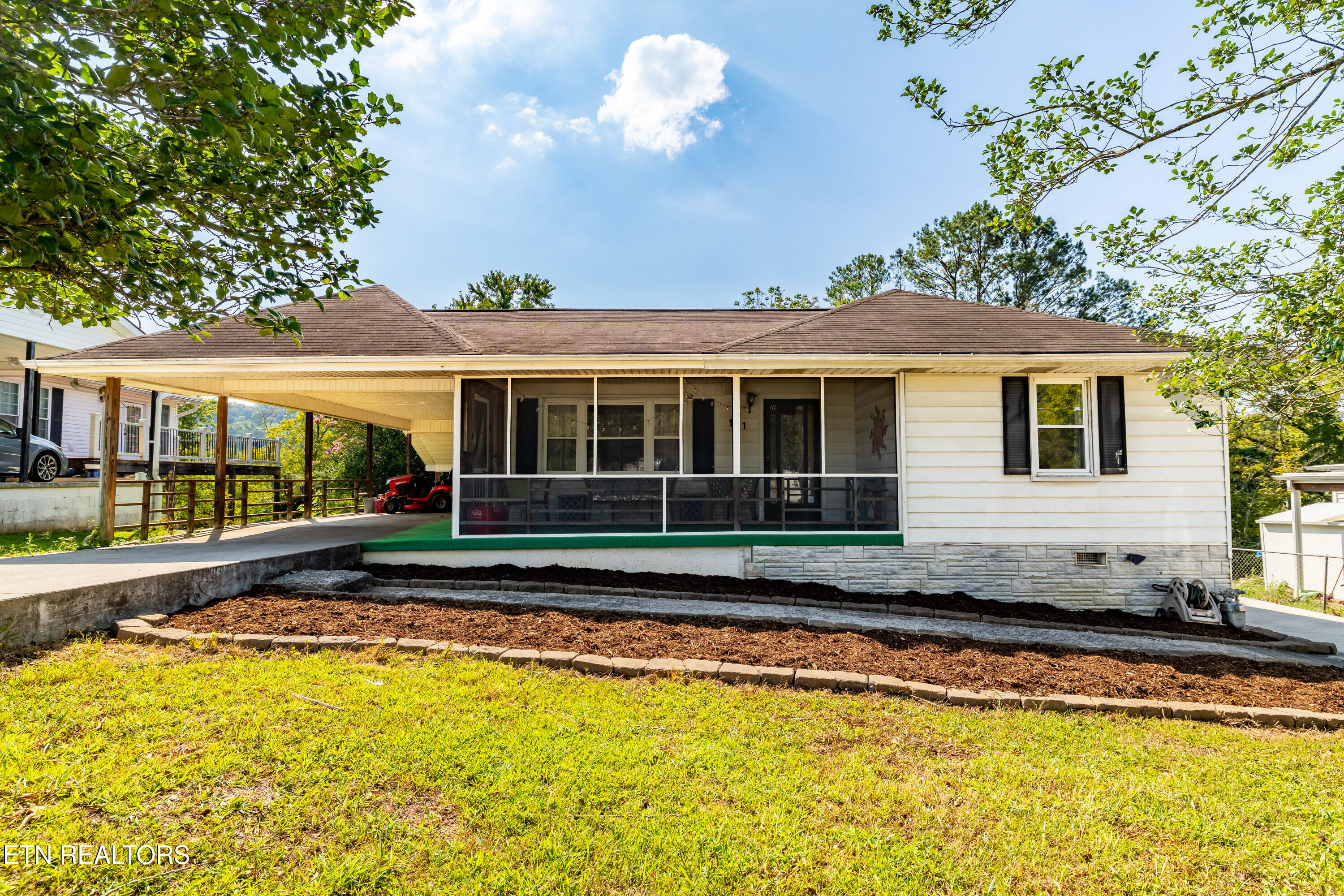 111 Sanford Lane — photo