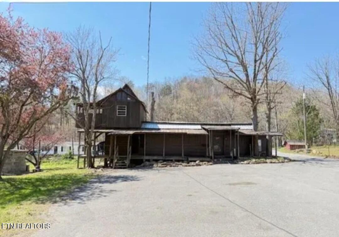 1941 Bluff Mountain Rd — photo