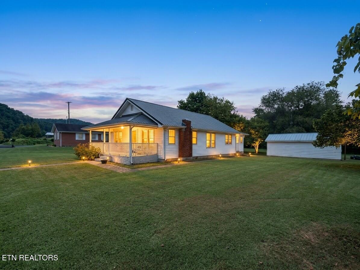 245 Kelly Rd — photo
