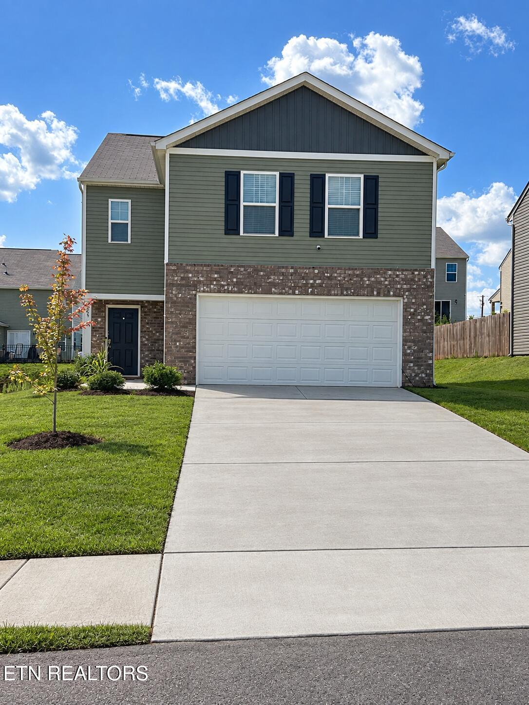 324 Everleigh Circle — photo