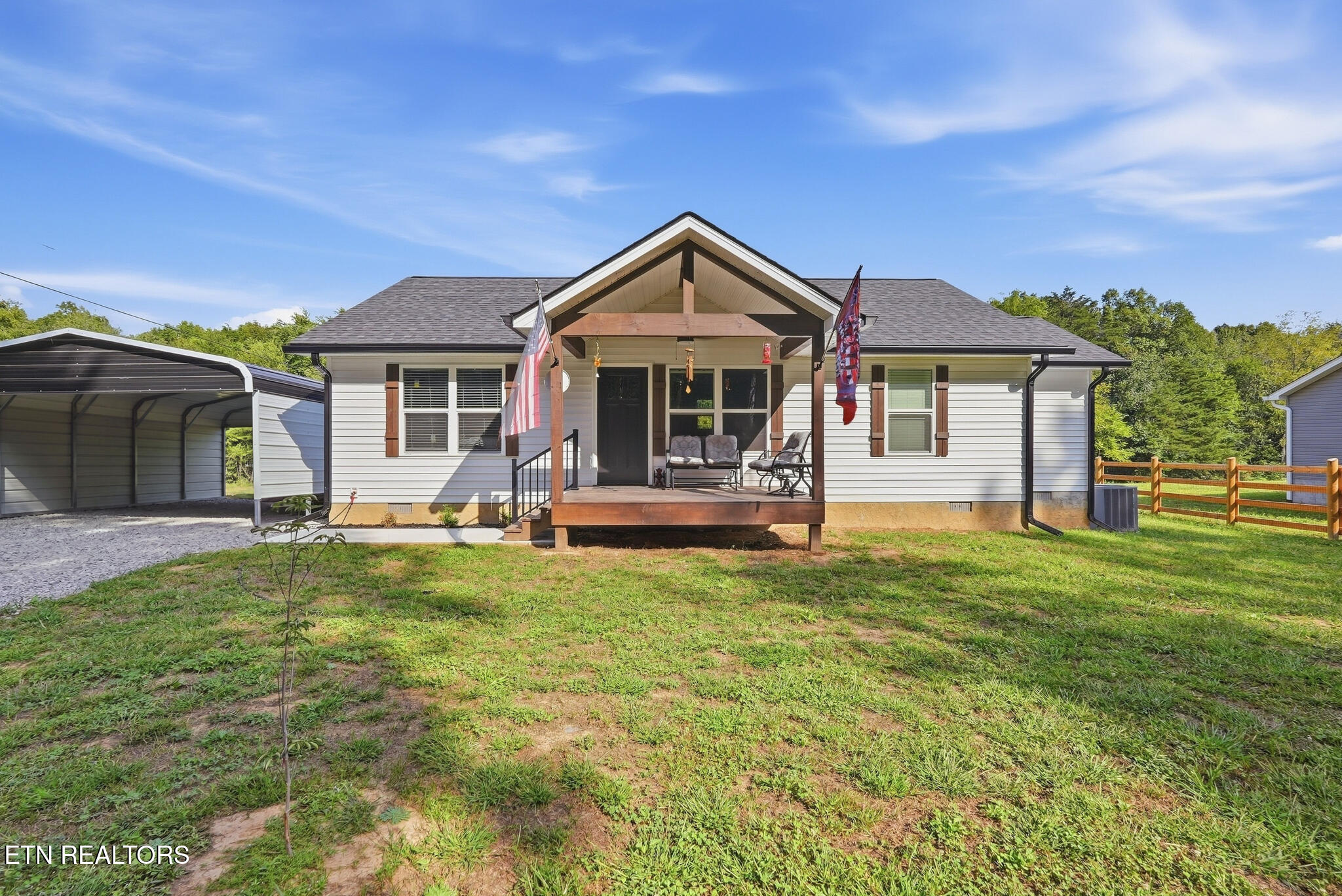 1255 Franklin Loop — photo