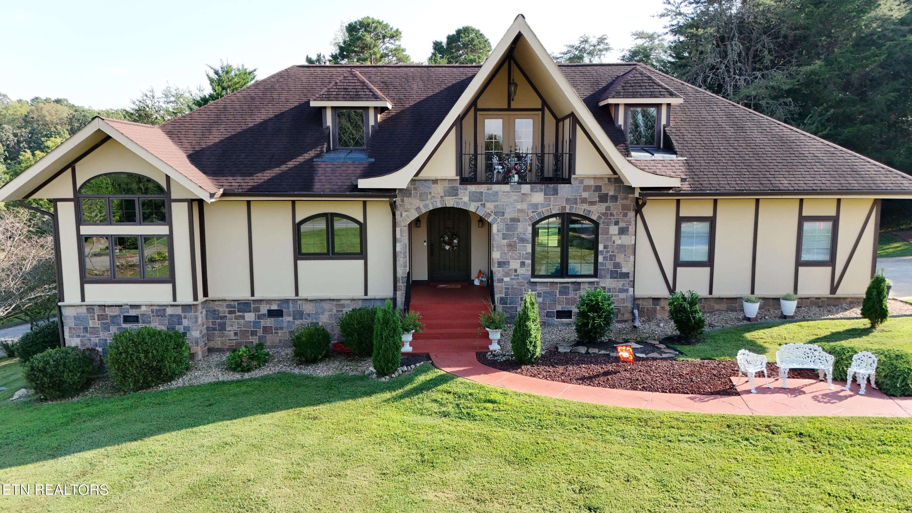135 Bluffton Rd — photo
