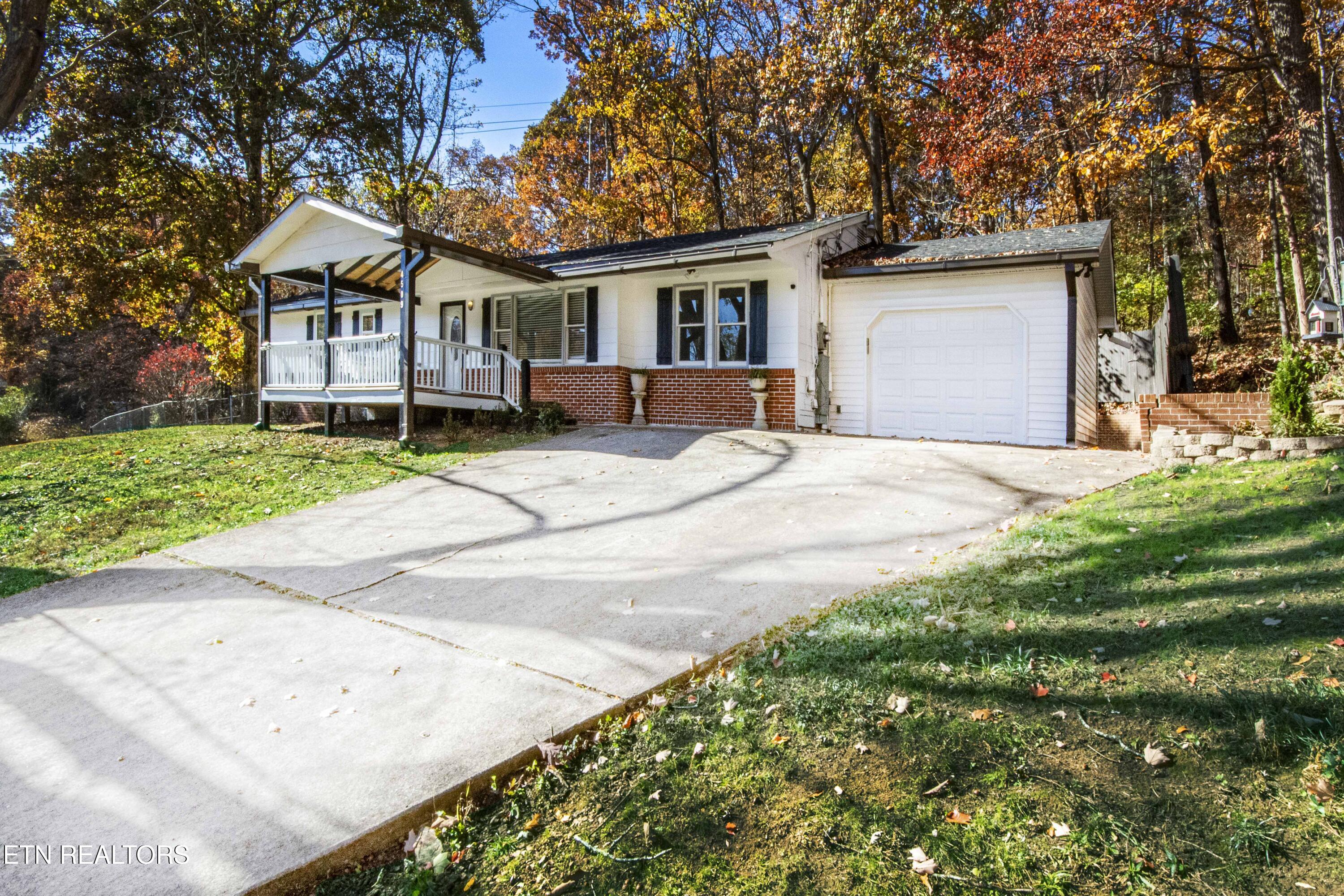 4509 NW Willowdale Drive — photo