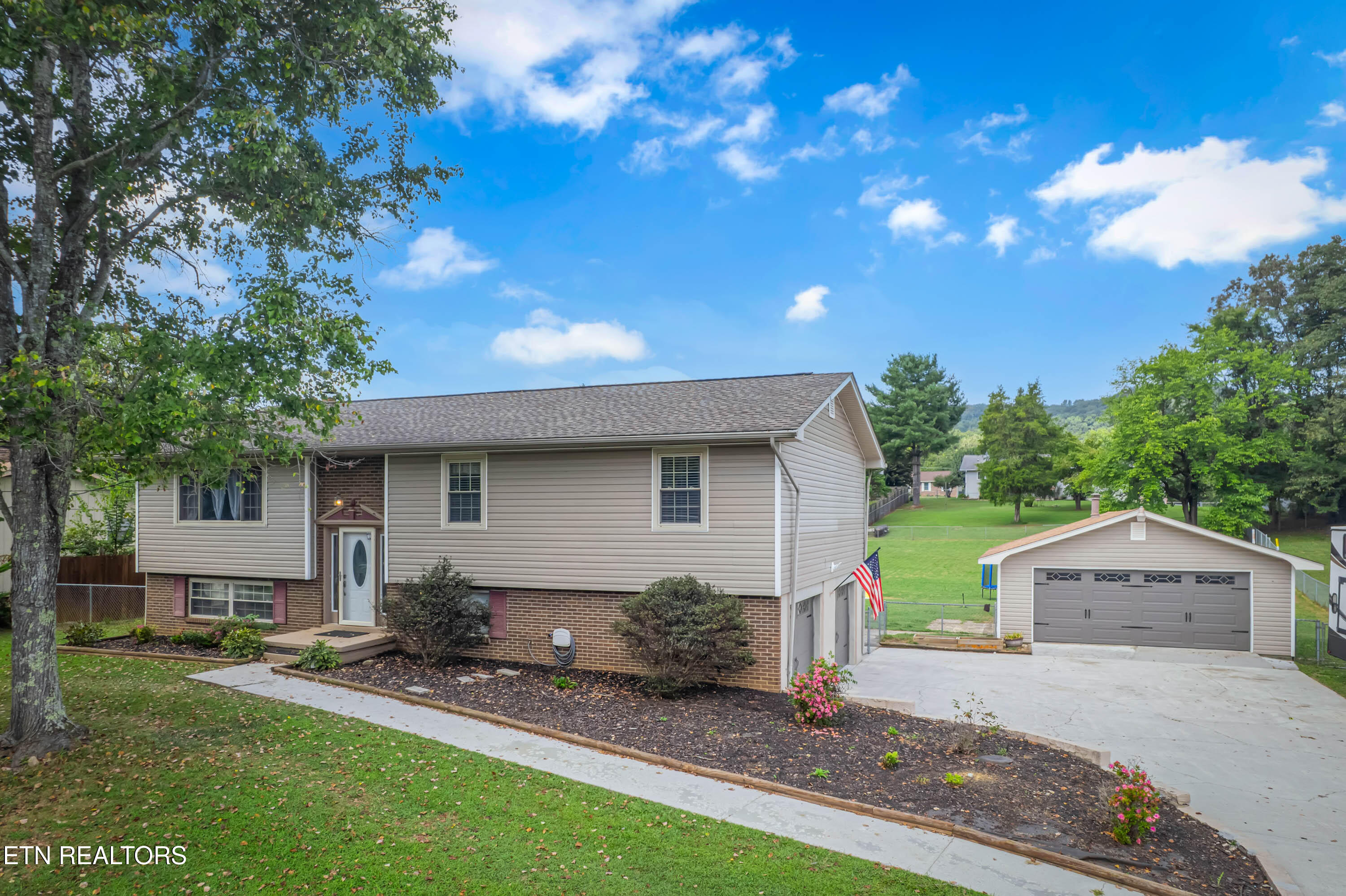 616 Pimlico Drive — photo