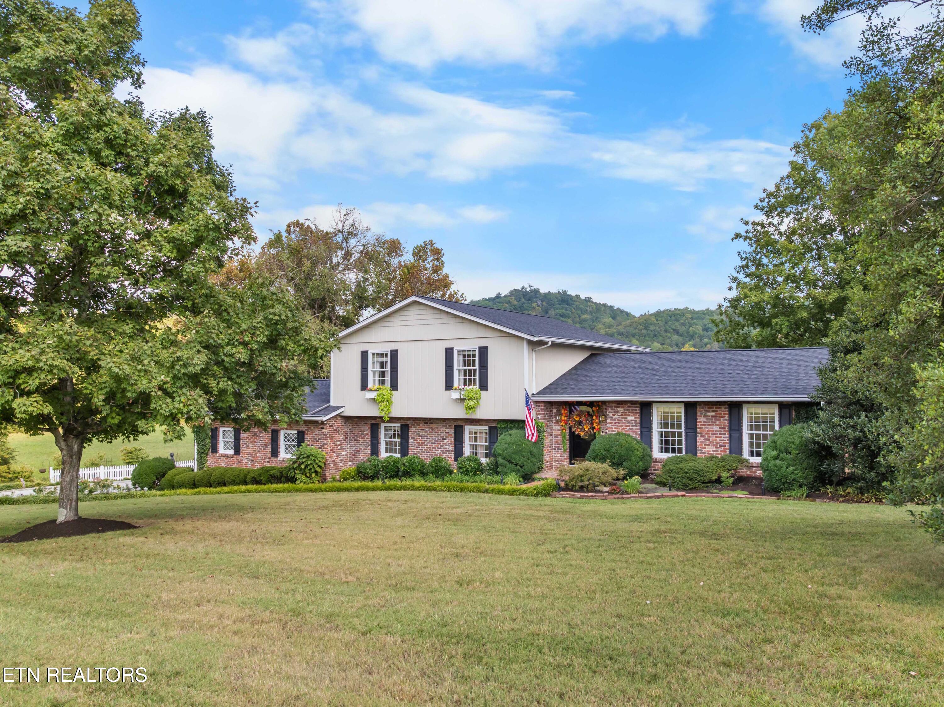 150 Raccoon Valley Rd — photo