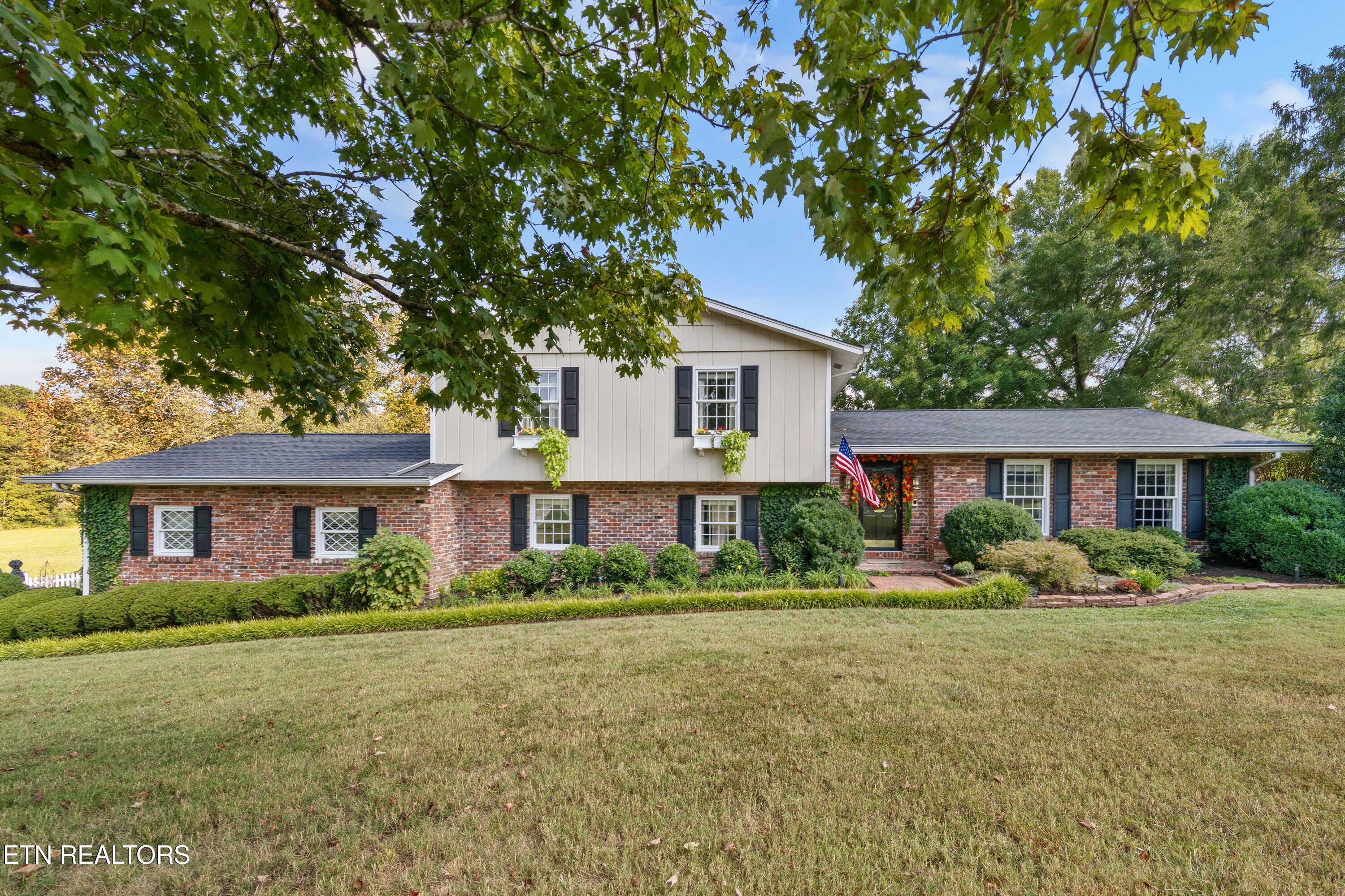 150 Raccoon Valley Rd, Powell, TN 37849 — photo 2