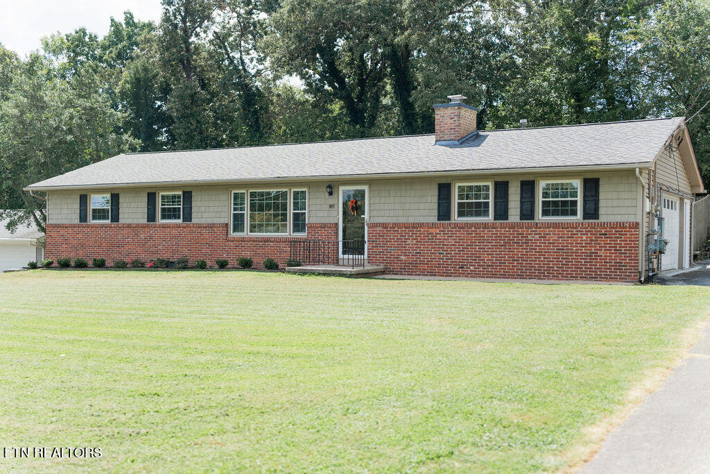 1017 W Park Drive — photo