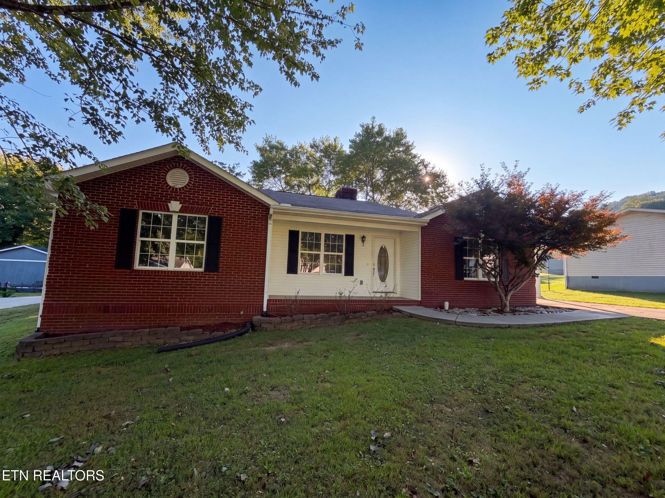 141 Meadowview Lane — photo